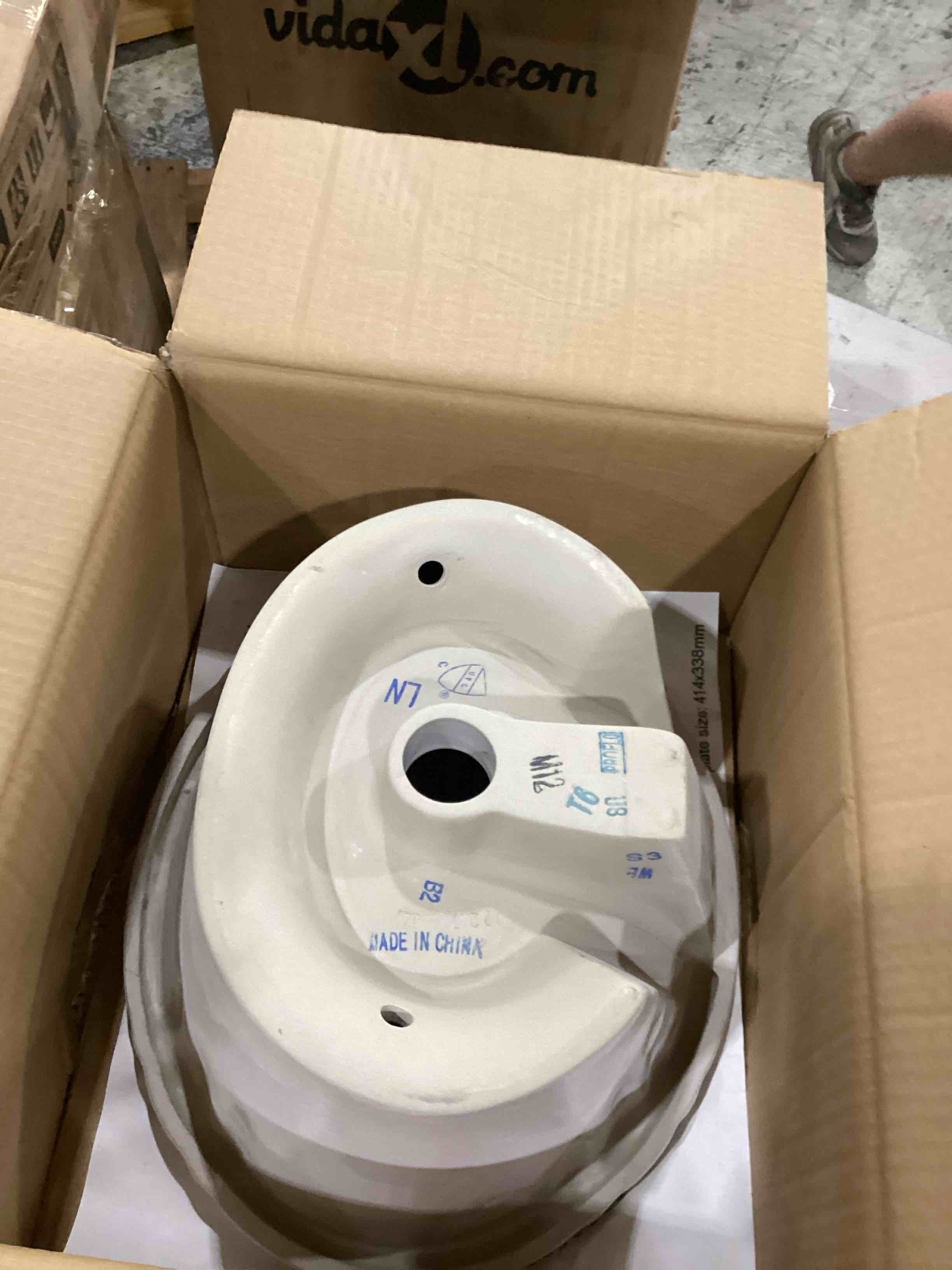 https://s3.amazonaws.com/lotting-images-prod/bidfta/BRN1267583_1752587579132.jpeg