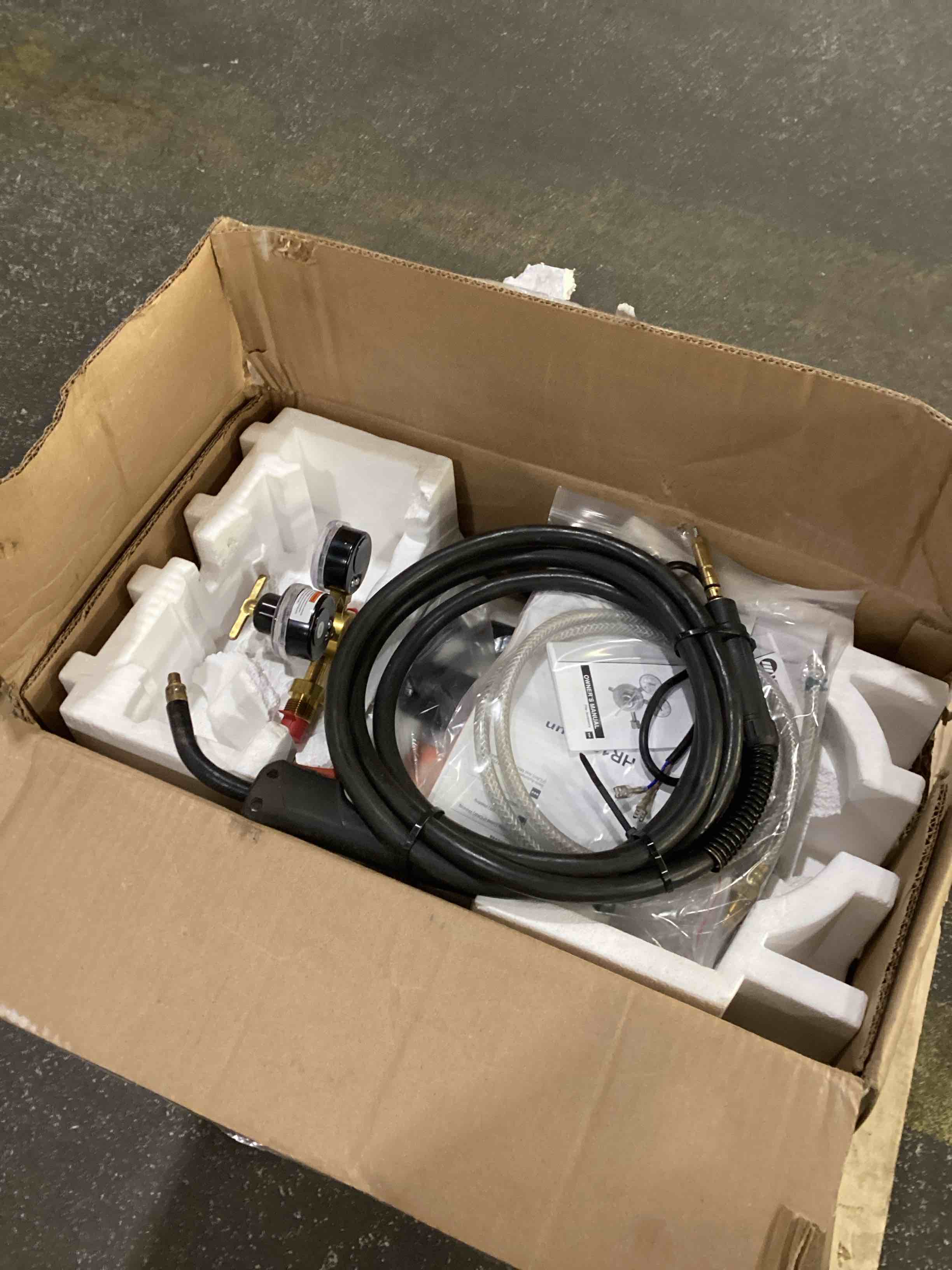 https://s3.amazonaws.com/lotting-images-prod/bidfta/BRN1268753_1754942918598.jpeg