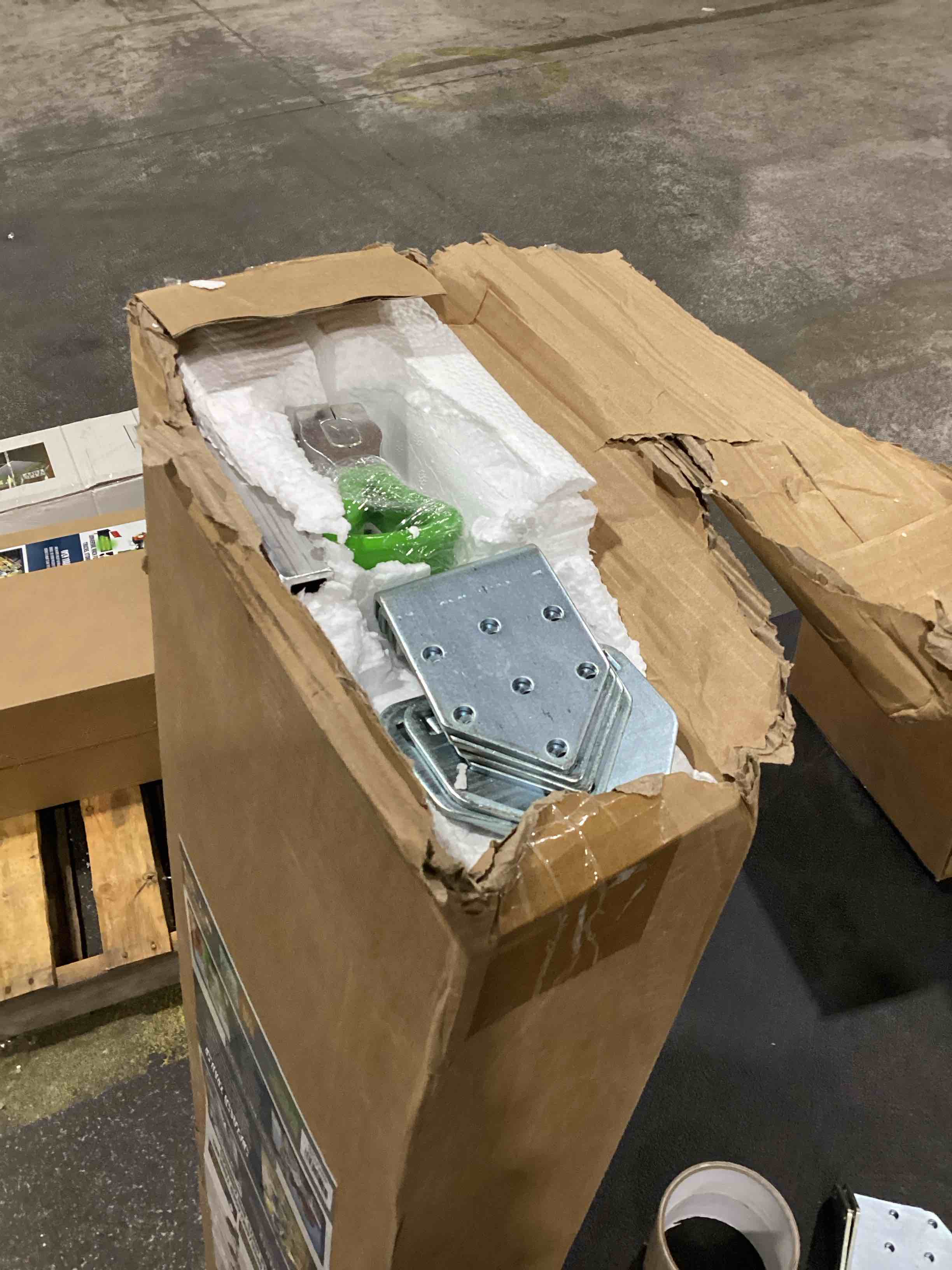 https://s3.amazonaws.com/lotting-images-prod/bidfta/BRN1269497_1756385872811.jpeg