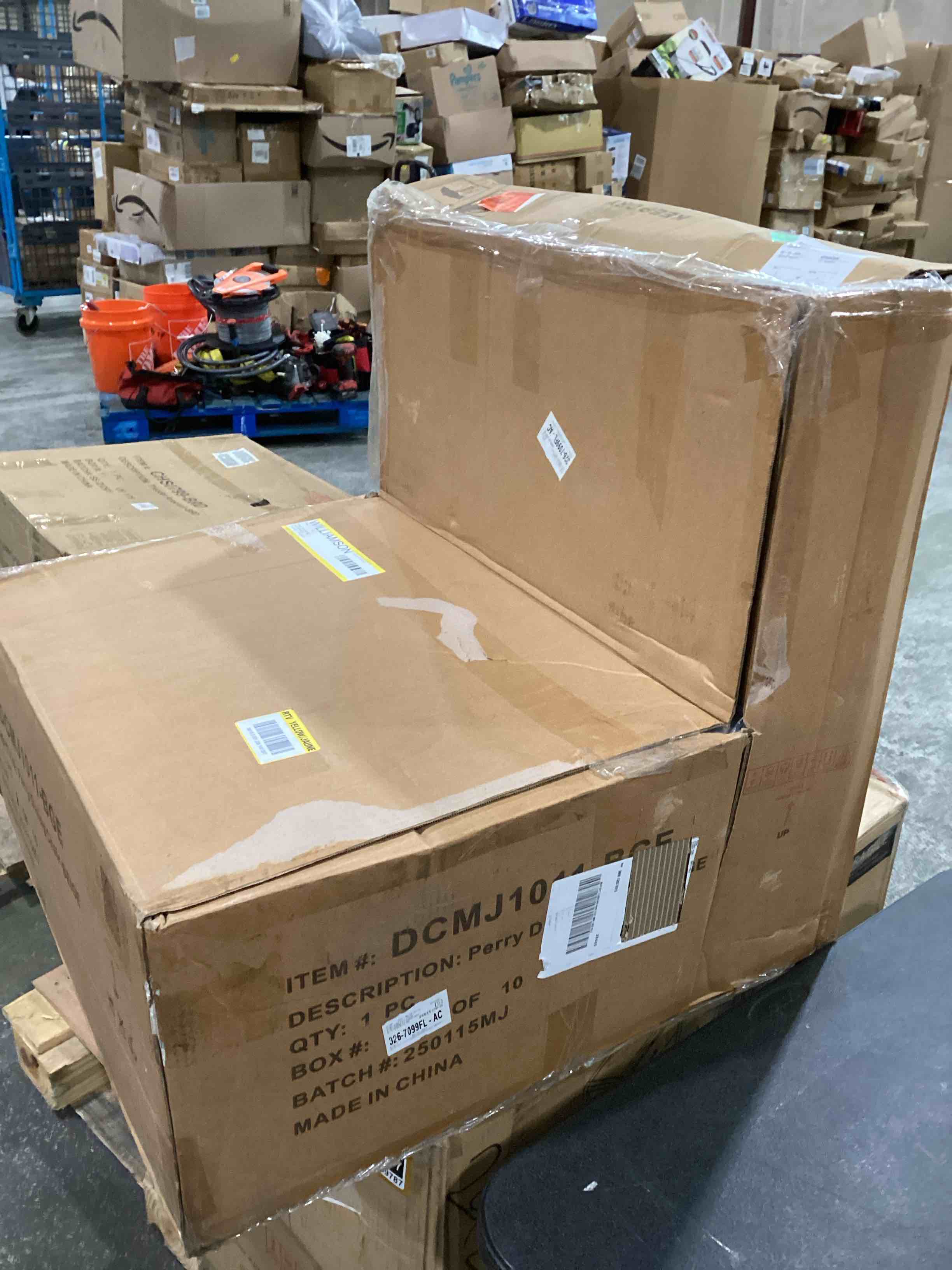 https://s3.amazonaws.com/lotting-images-prod/bidfta/BRN1269789_1757425011018.jpeg
