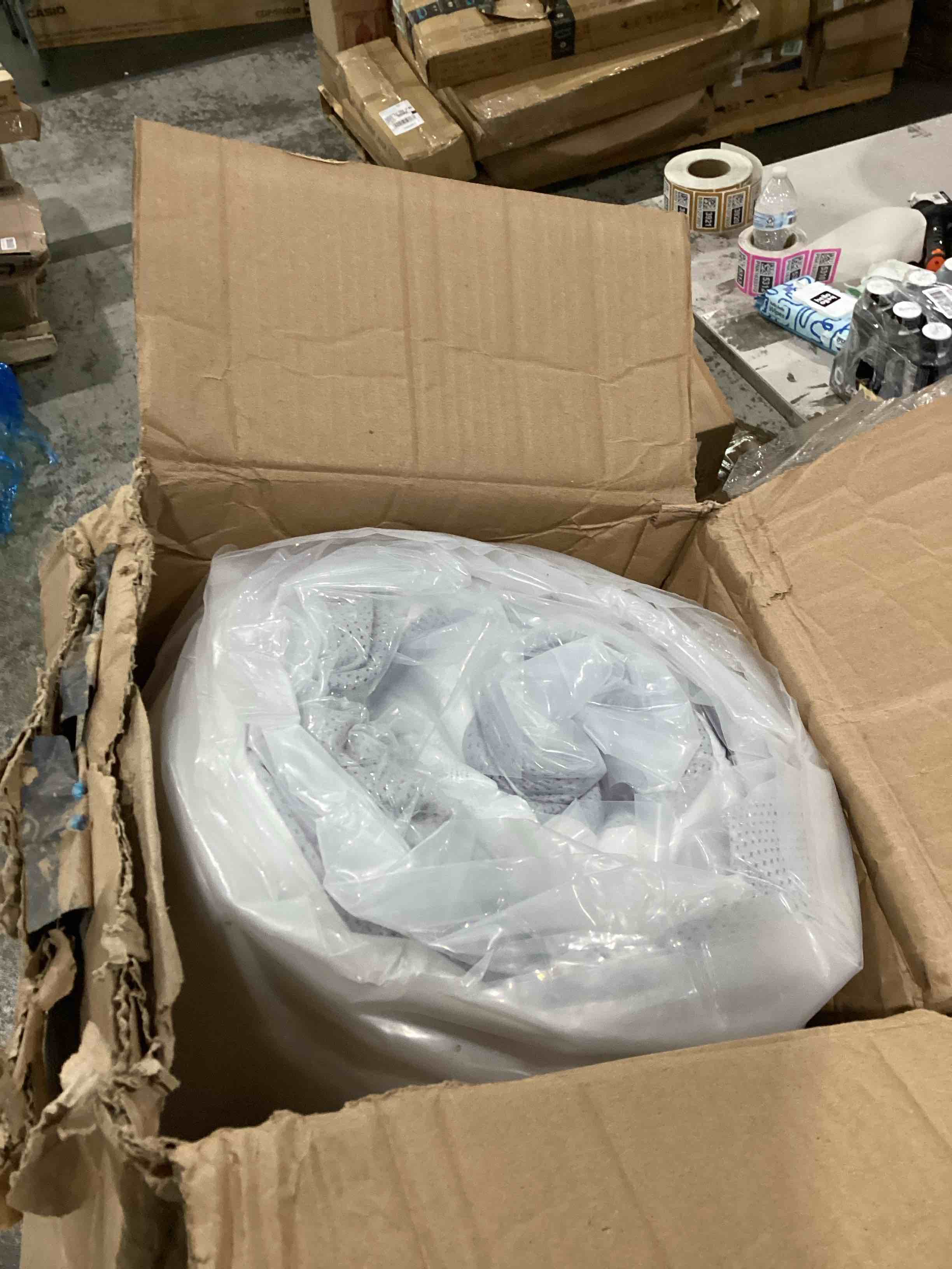 https://s3.amazonaws.com/lotting-images-prod/bidfta/BRN1269838_1757509636872.jpeg