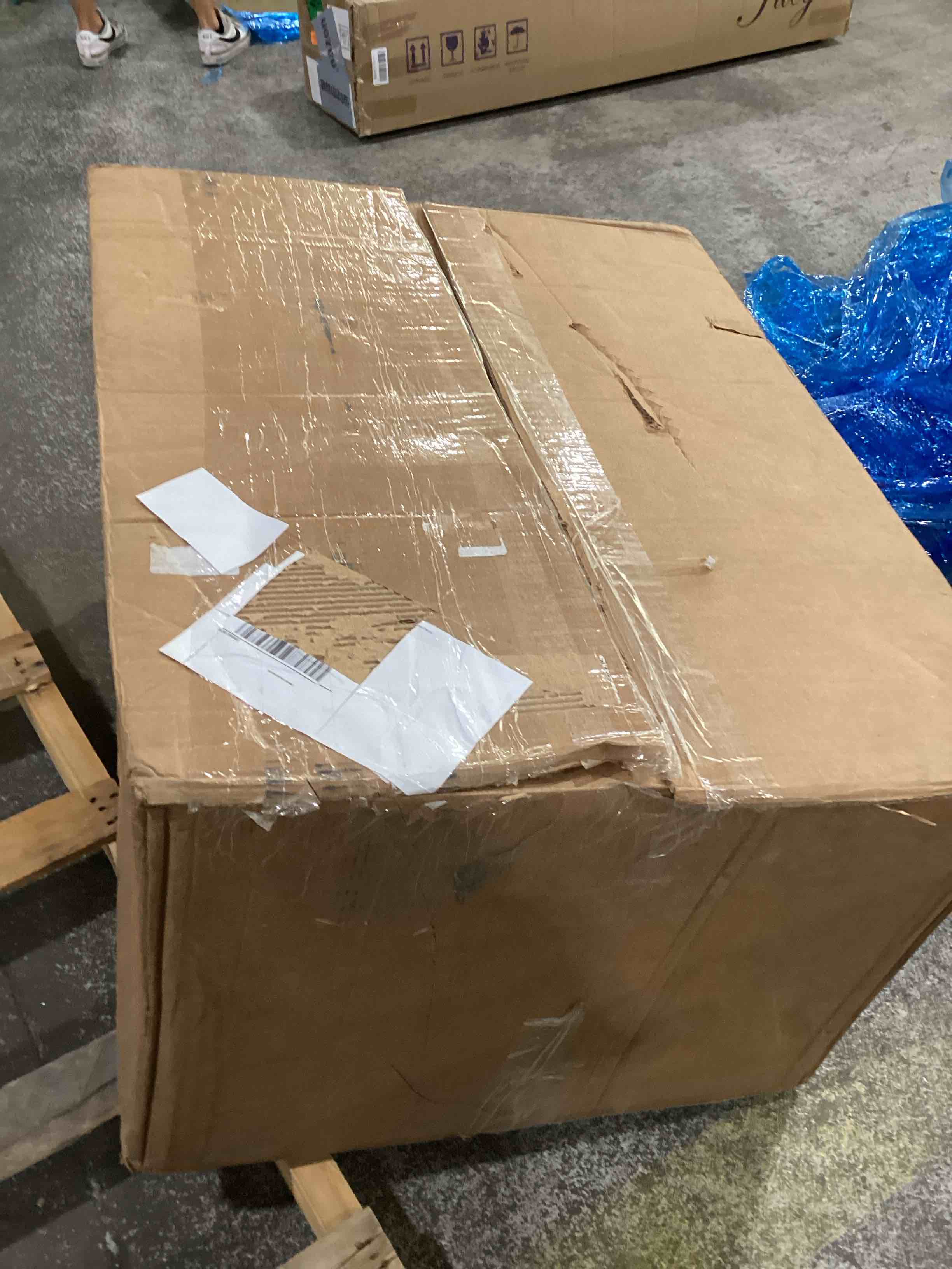 https://s3.amazonaws.com/lotting-images-prod/bidfta/BRN1269849_1757514082221.jpeg