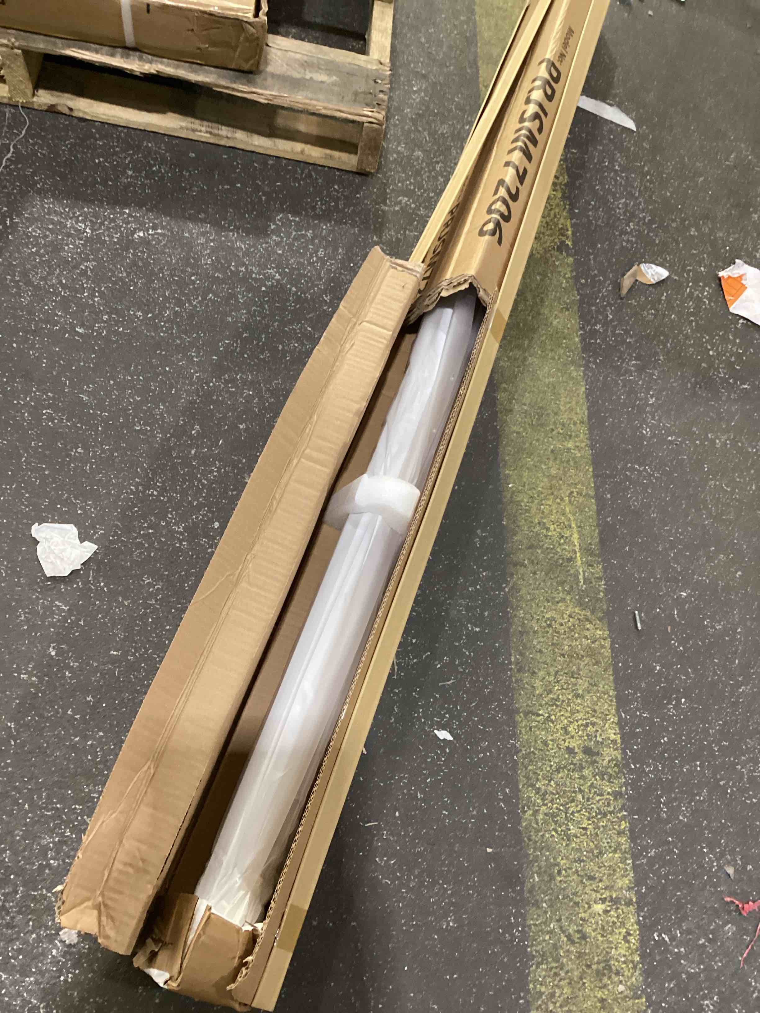 https://s3.amazonaws.com/lotting-images-prod/bidfta/BRN1269883_1757531646500.jpeg