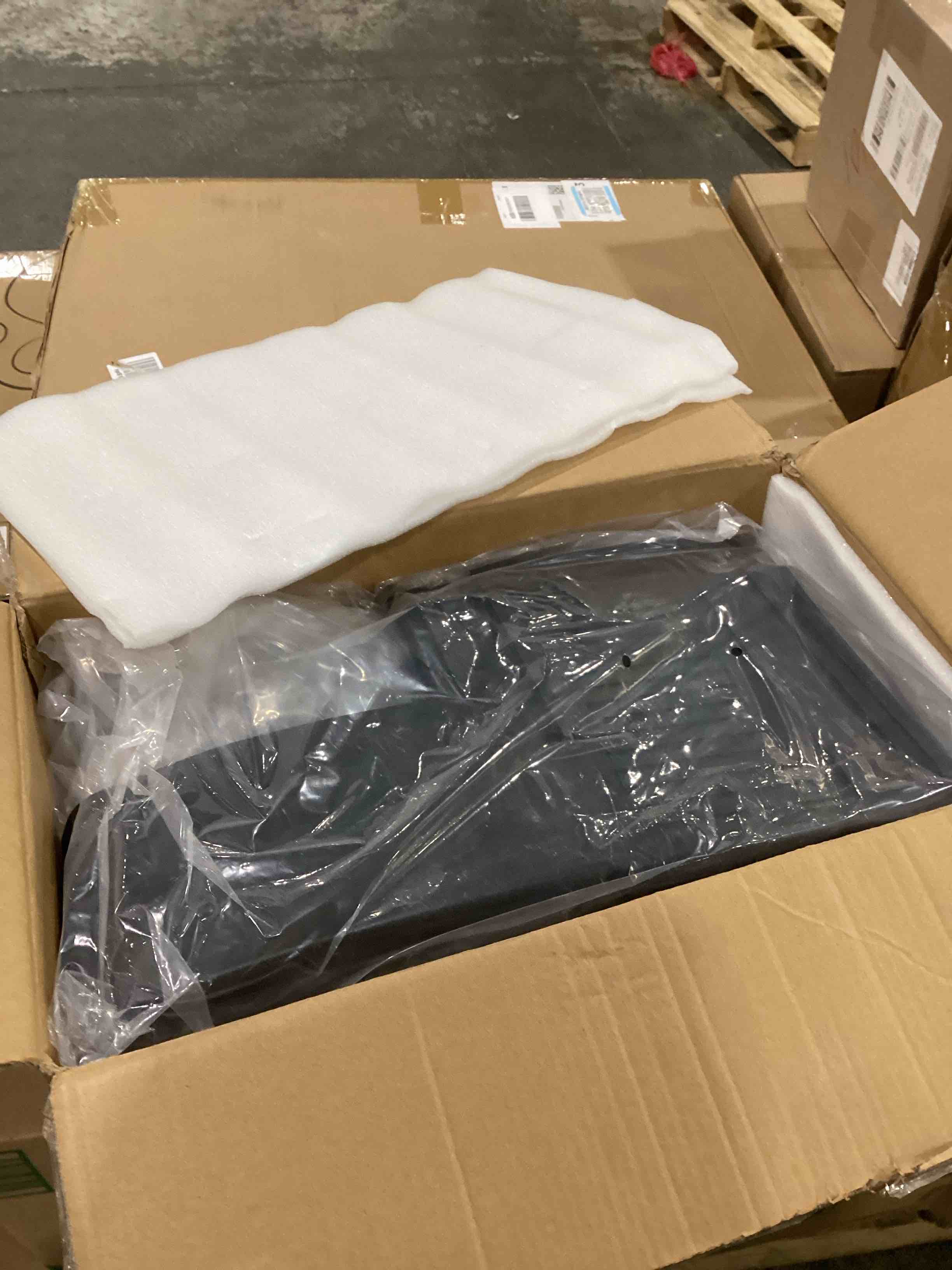 https://s3.amazonaws.com/lotting-images-prod/bidfta/BRN1269919_1757597390403.jpeg