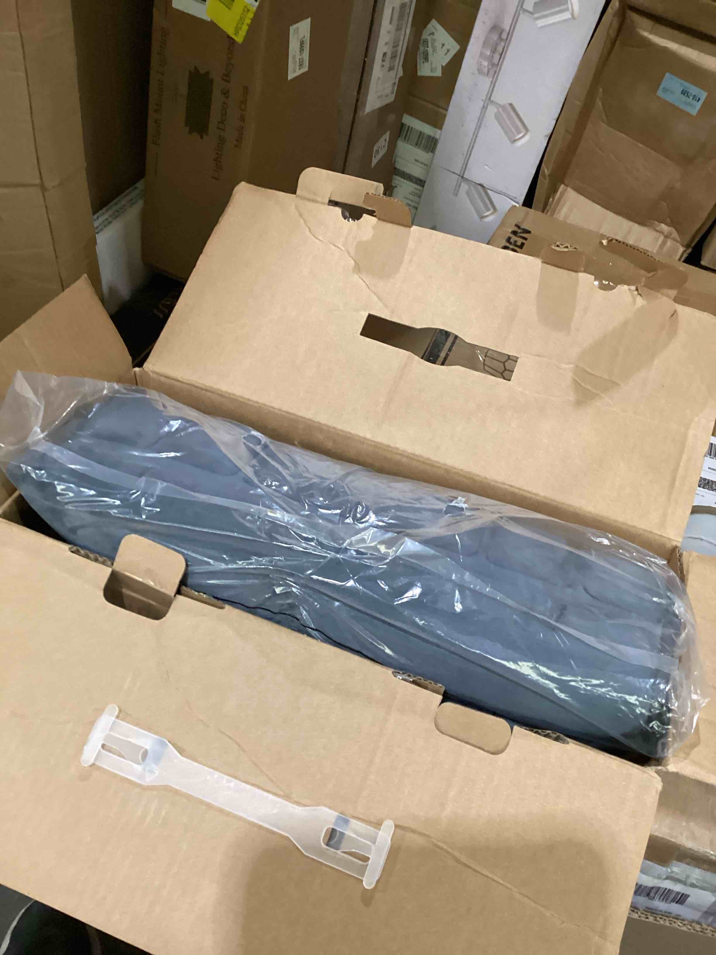 https://s3.amazonaws.com/lotting-images-prod/bidfta/BRN1269952_1757682213194.jpeg