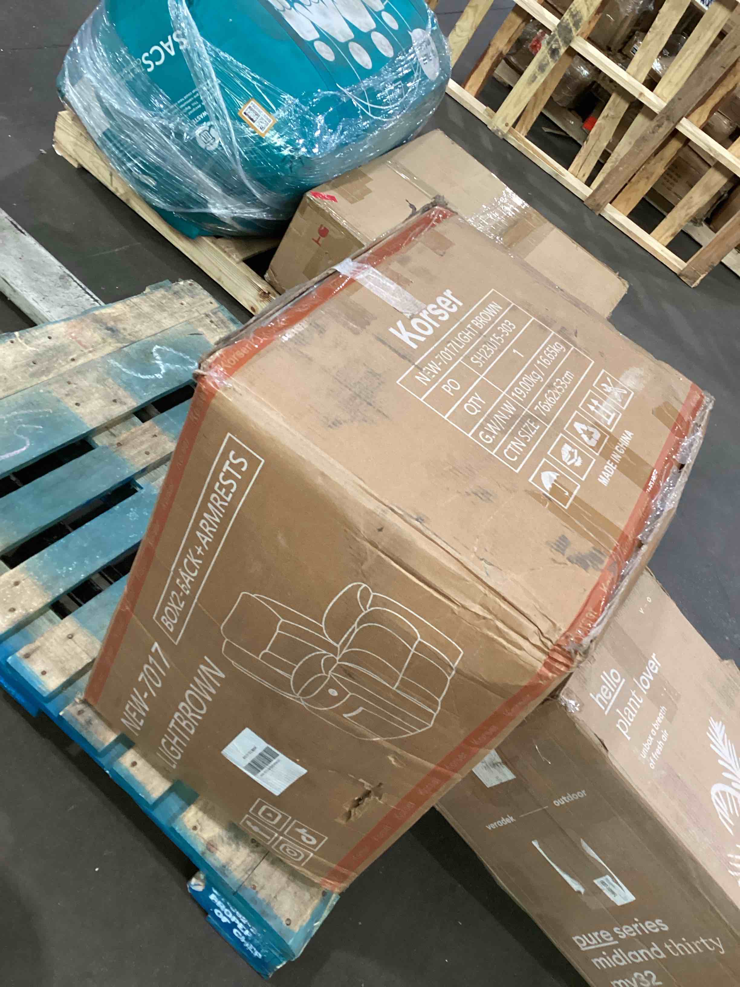 https://s3.amazonaws.com/lotting-images-prod/bidfta/BRN1269986_1757701472448.jpeg