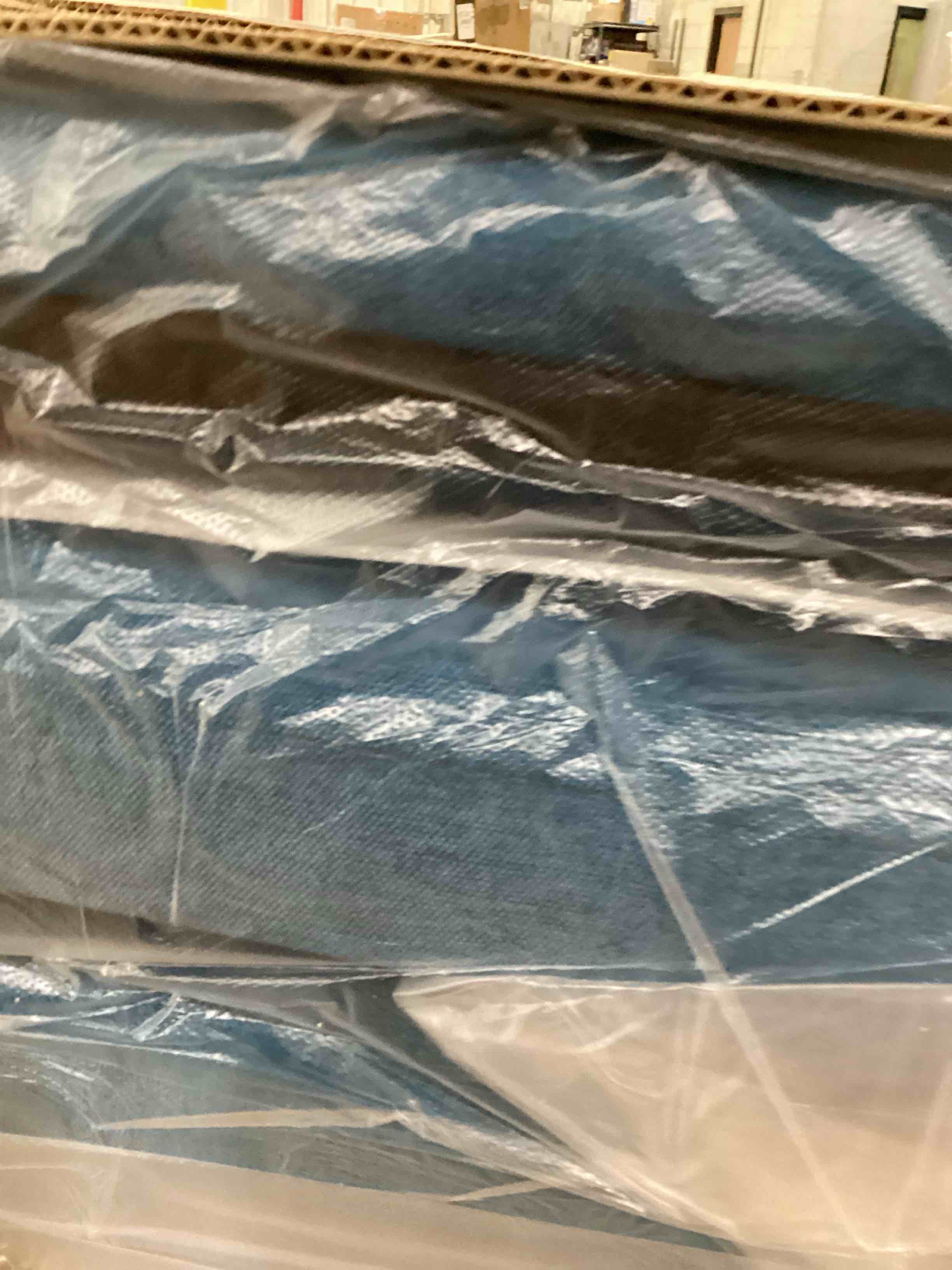 https://s3.amazonaws.com/lotting-images-prod/bidfta/BRN1273782_1757347559414.jpeg