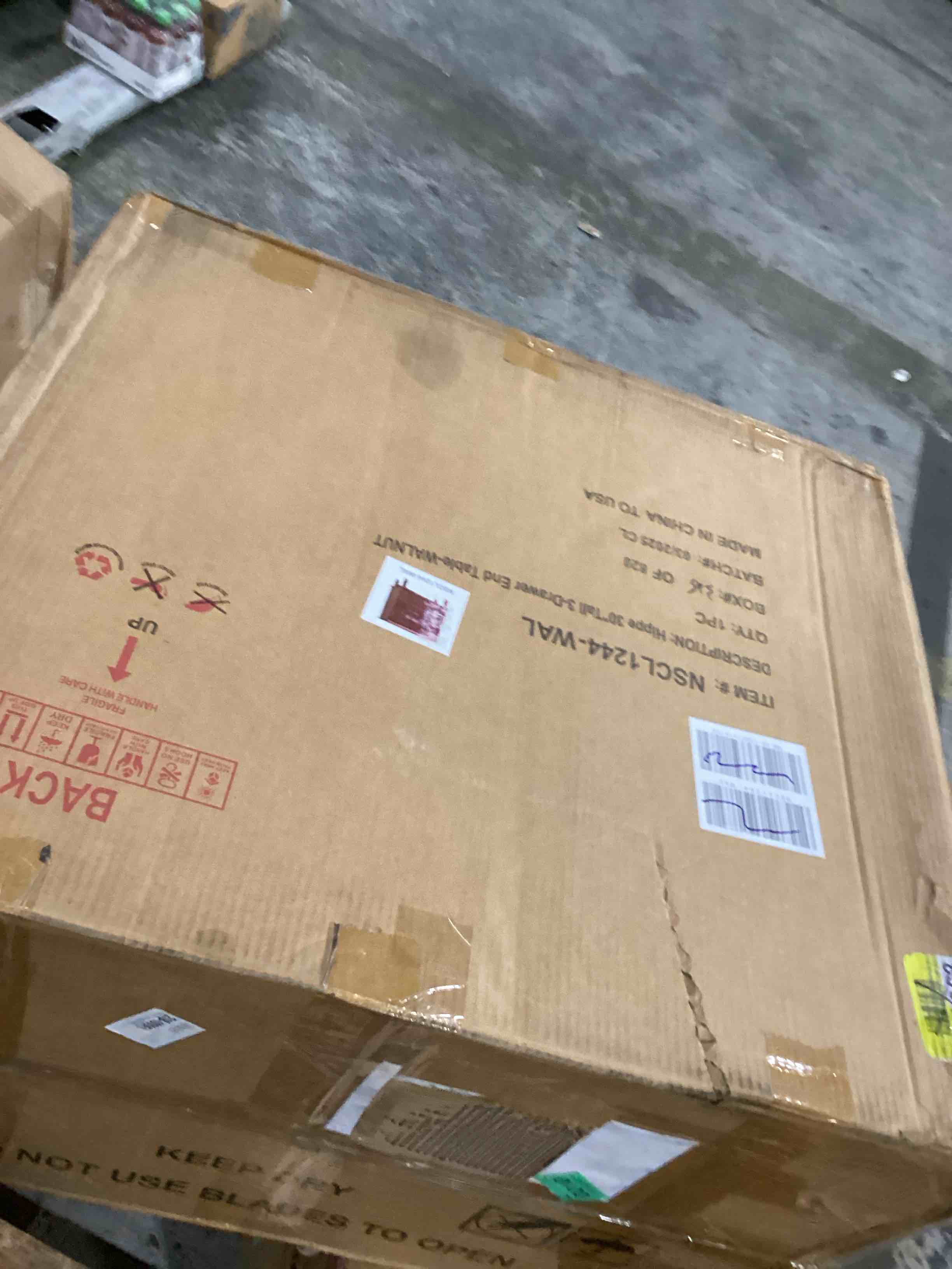 https://s3.amazonaws.com/lotting-images-prod/bidfta/BRN1273790_1757351408905.jpeg