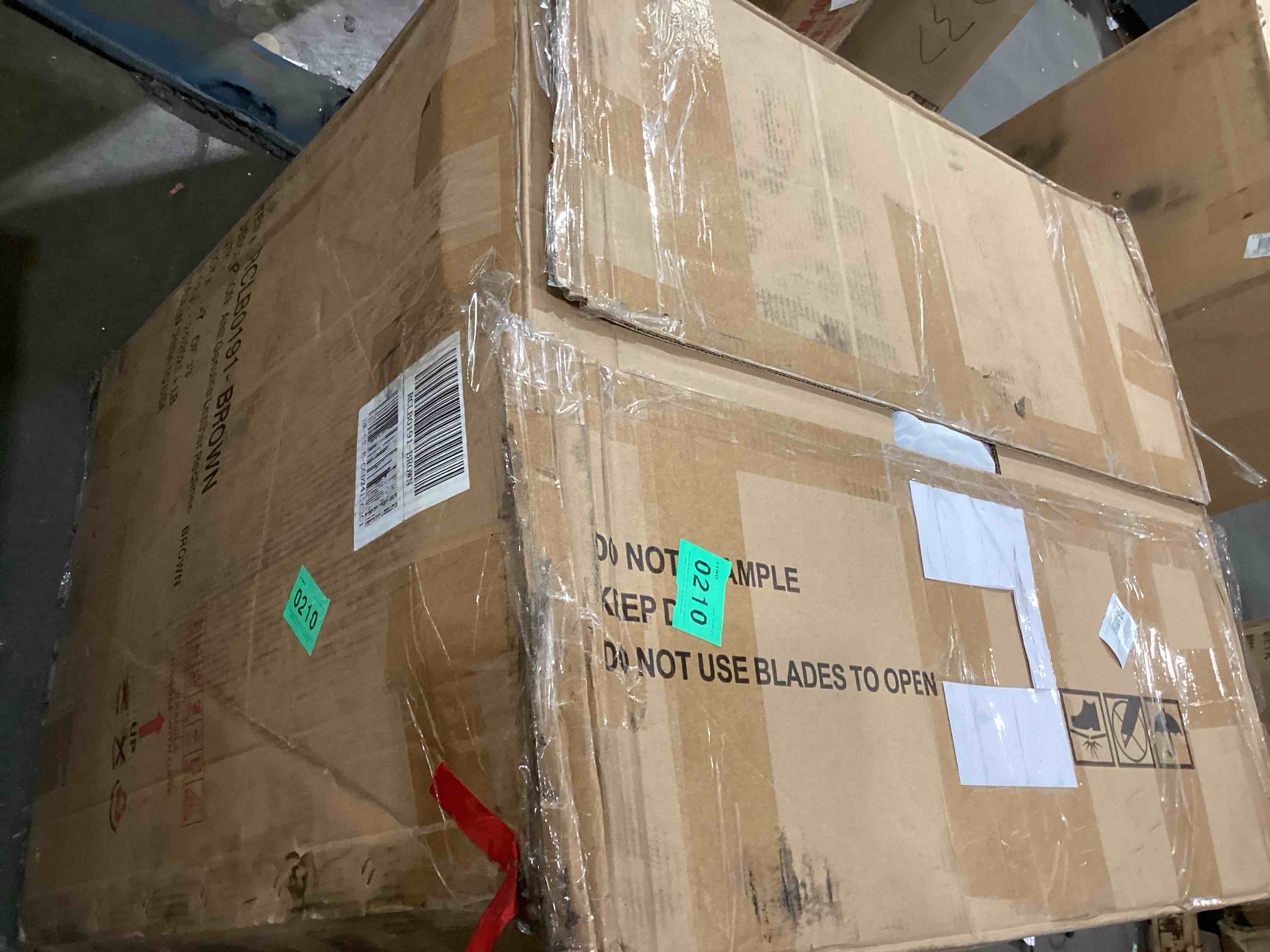 https://s3.amazonaws.com/lotting-images-prod/bidfta/BRN1273838_1757433700352.jpeg