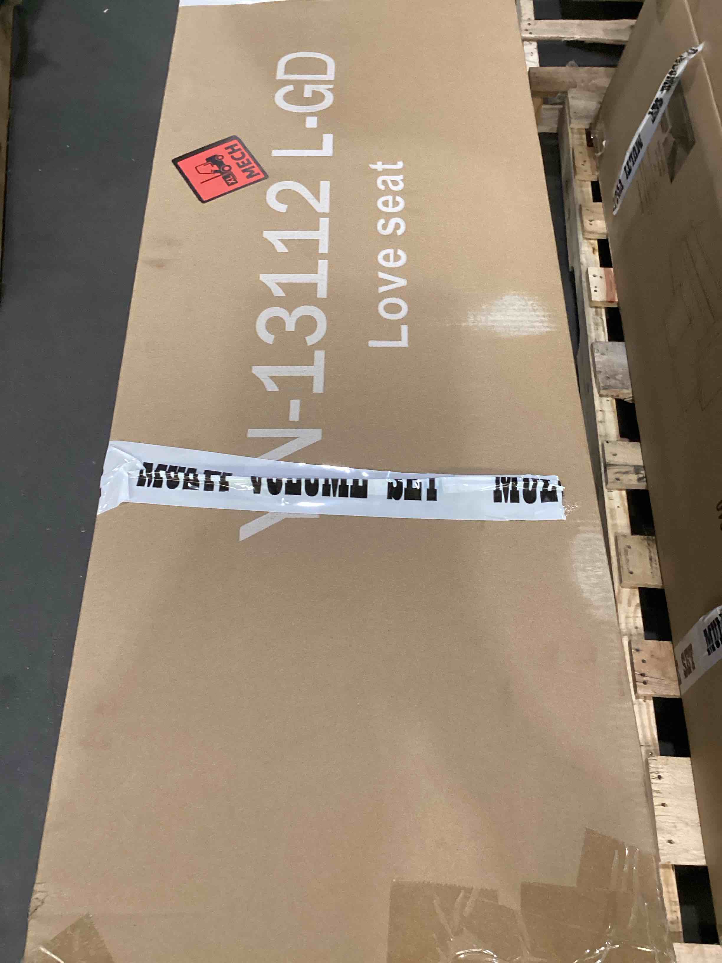 https://s3.amazonaws.com/lotting-images-prod/bidfta/BRN1273852_1757441457155.jpeg
