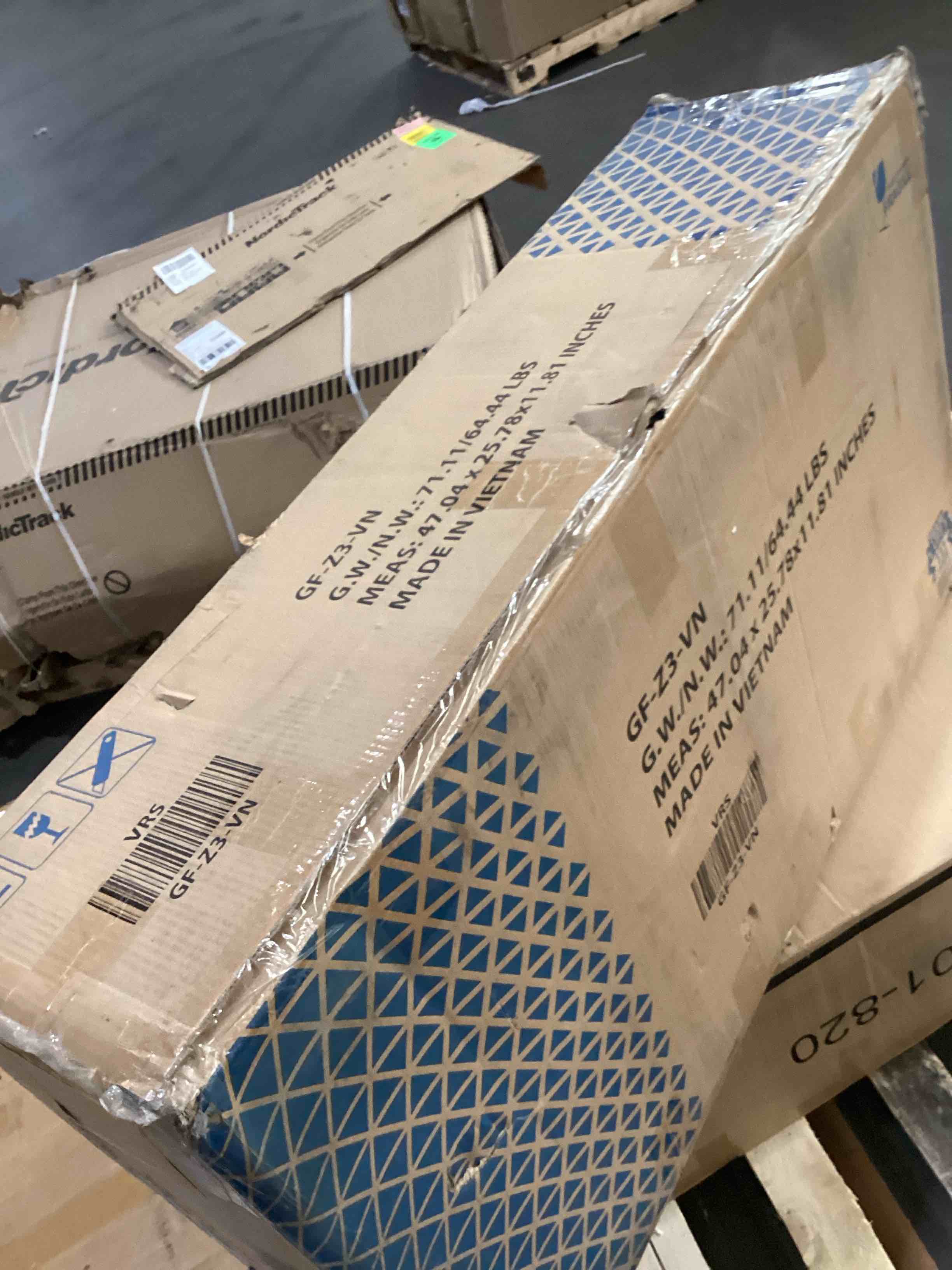 https://s3.amazonaws.com/lotting-images-prod/bidfta/BRN1273884_1757450141051.jpeg