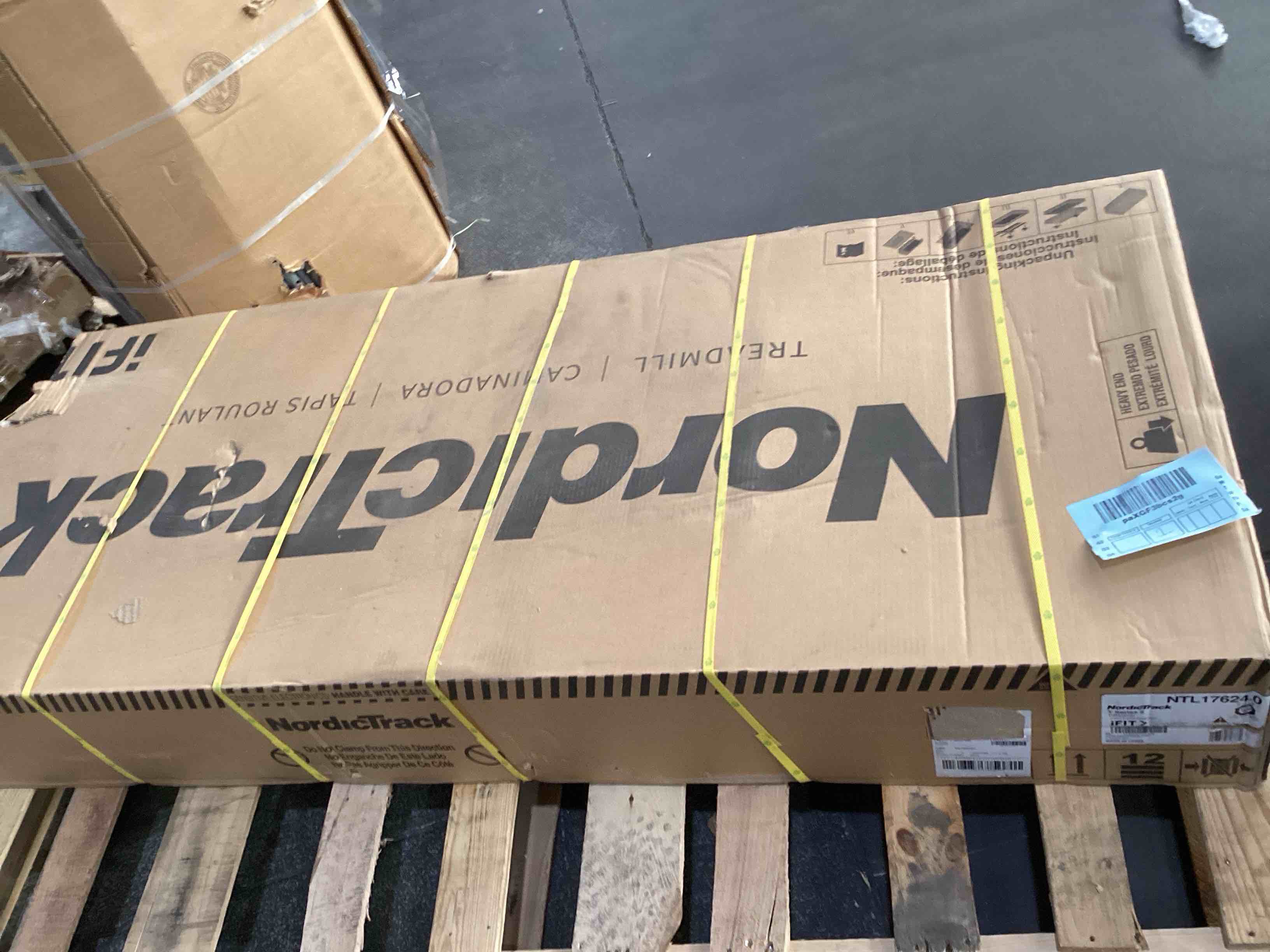 https://s3.amazonaws.com/lotting-images-prod/bidfta/BRN1273890_1757453396665.jpeg