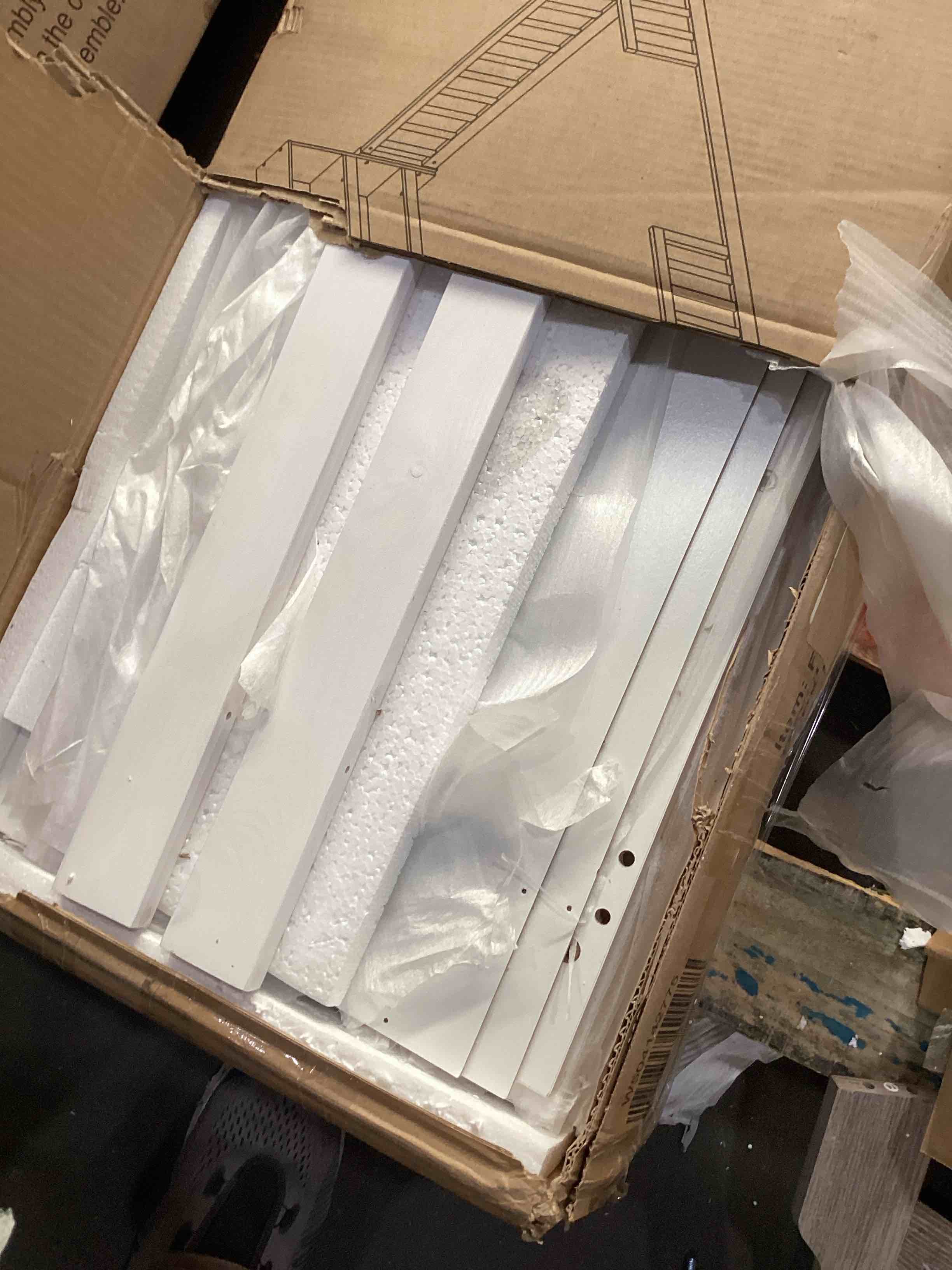 https://s3.amazonaws.com/lotting-images-prod/bidfta/BRN1273892_1757455156560.jpeg