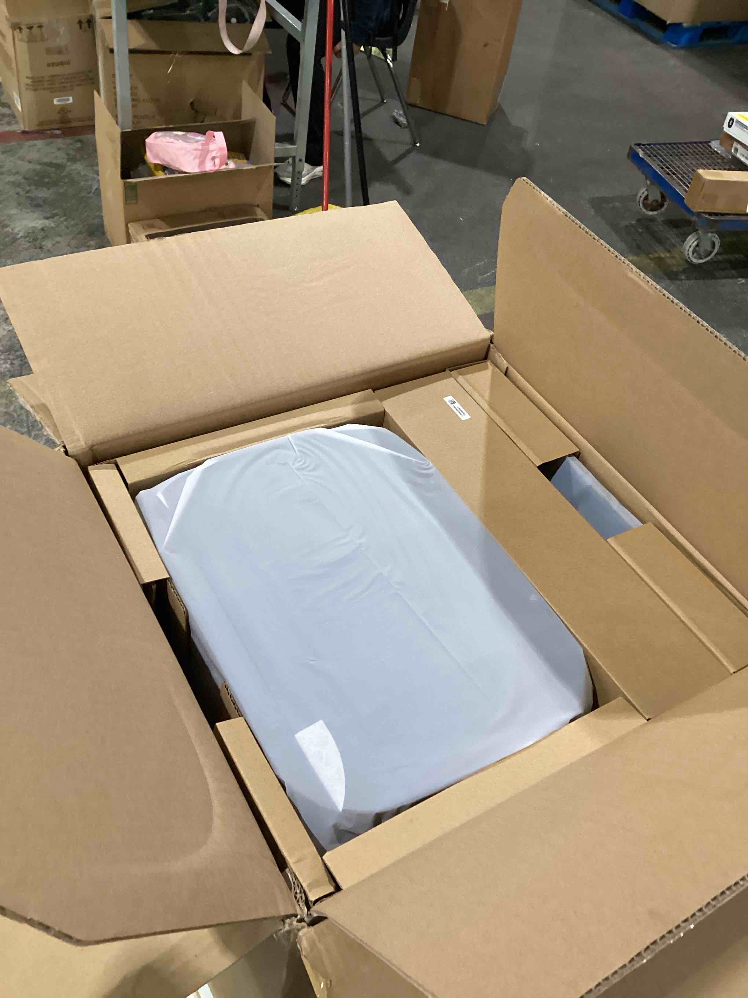 https://s3.amazonaws.com/lotting-images-prod/bidfta/BRN1278536_1778503450190.jpeg