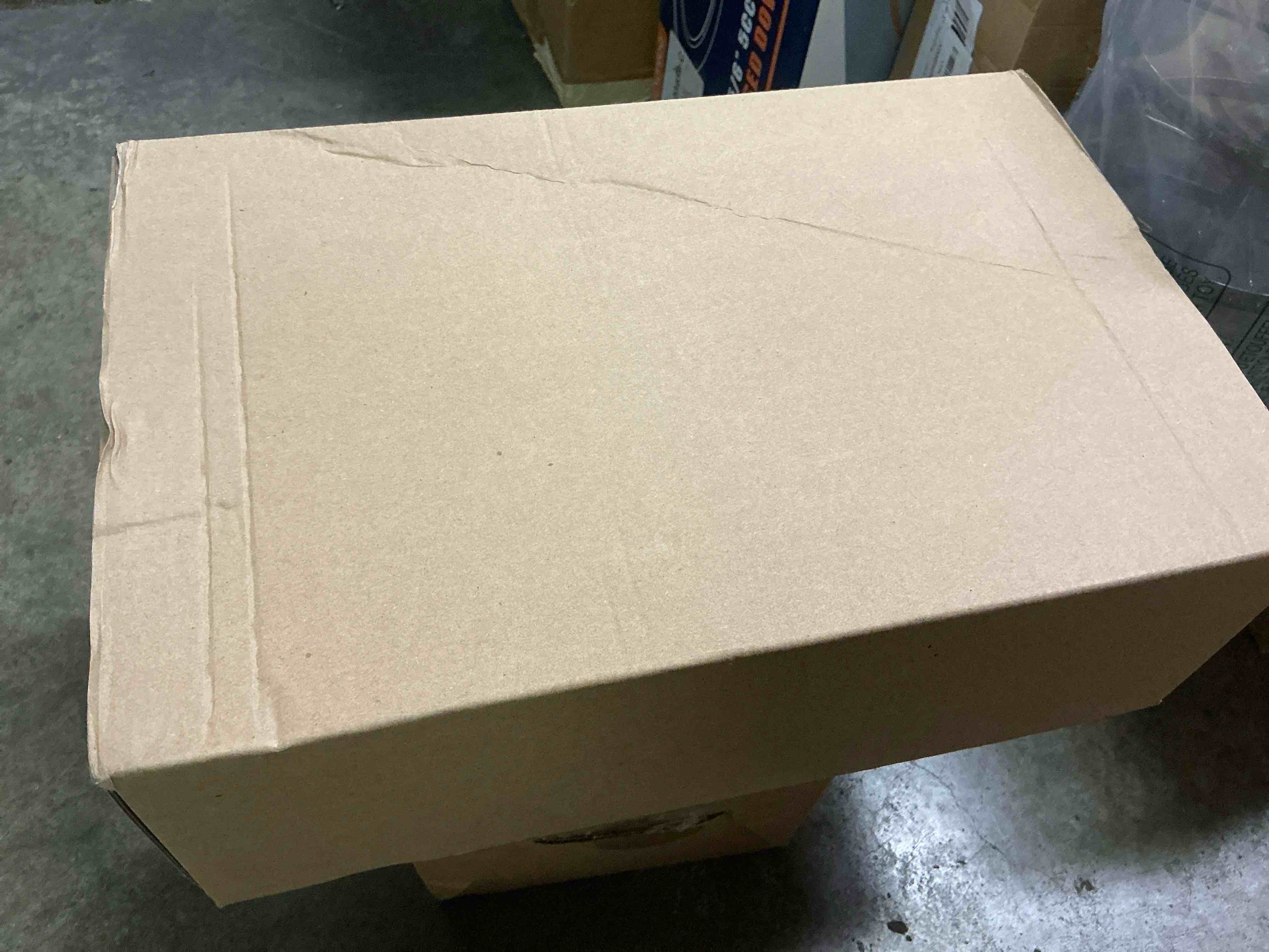 https://s3.amazonaws.com/lotting-images-prod/bidfta/BRN1288826_1747778570512.jpeg