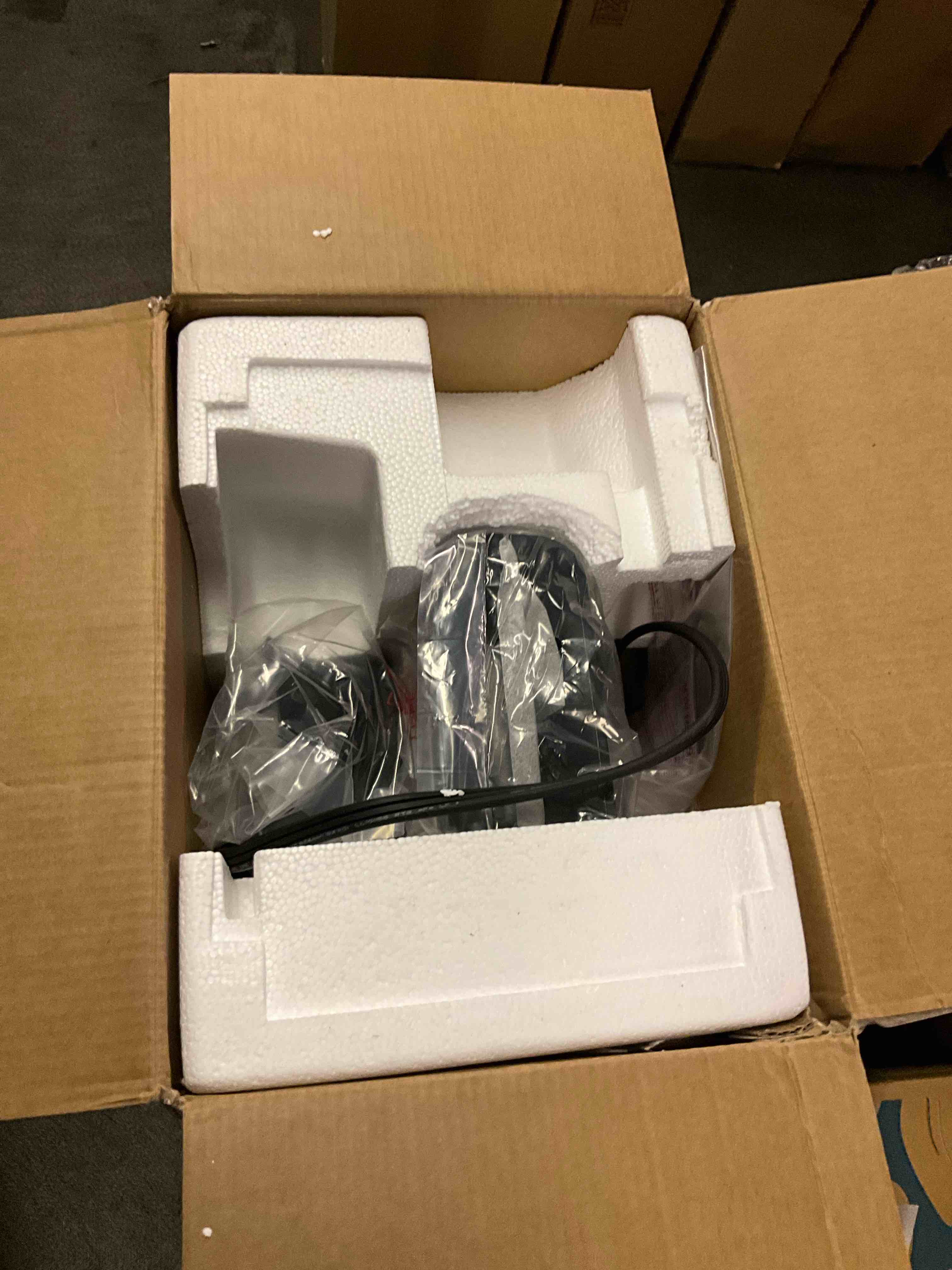 https://s3.amazonaws.com/lotting-images-prod/bidfta/BRN1294070_1755555078086.jpeg
