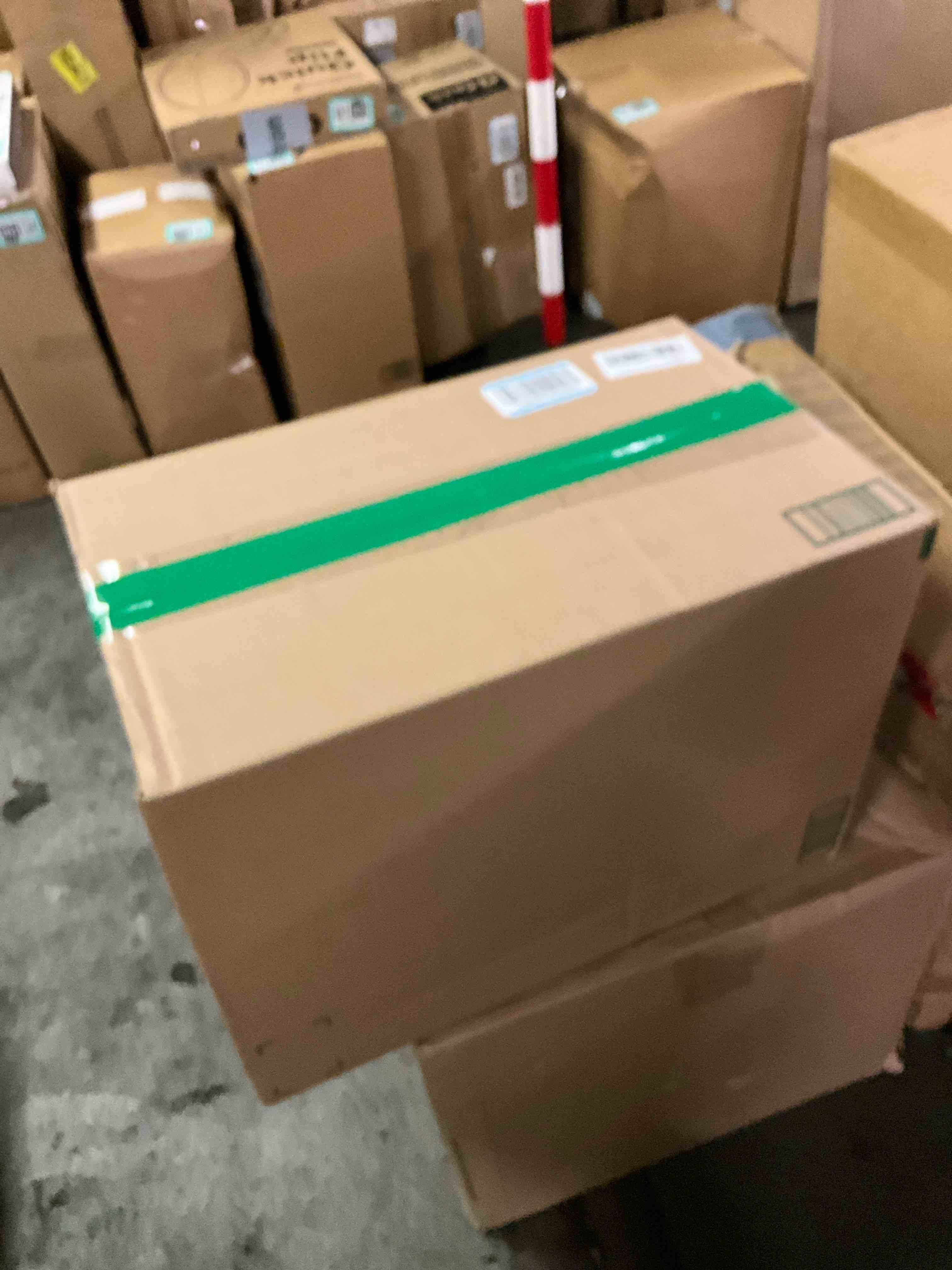 https://s3.amazonaws.com/lotting-images-prod/bidfta/BRN1294104_1755558429869.jpeg