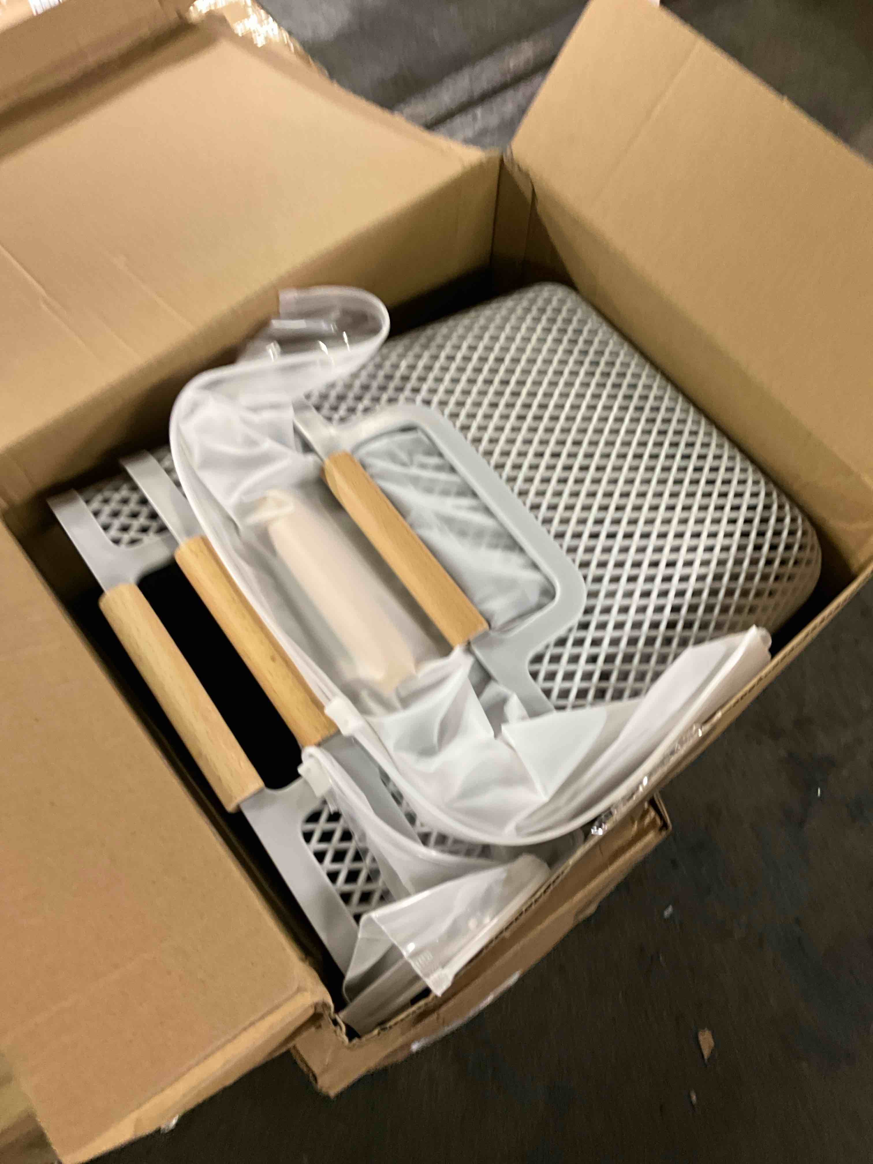 https://s3.amazonaws.com/lotting-images-prod/bidfta/BRN1294143_1755561184899.jpeg