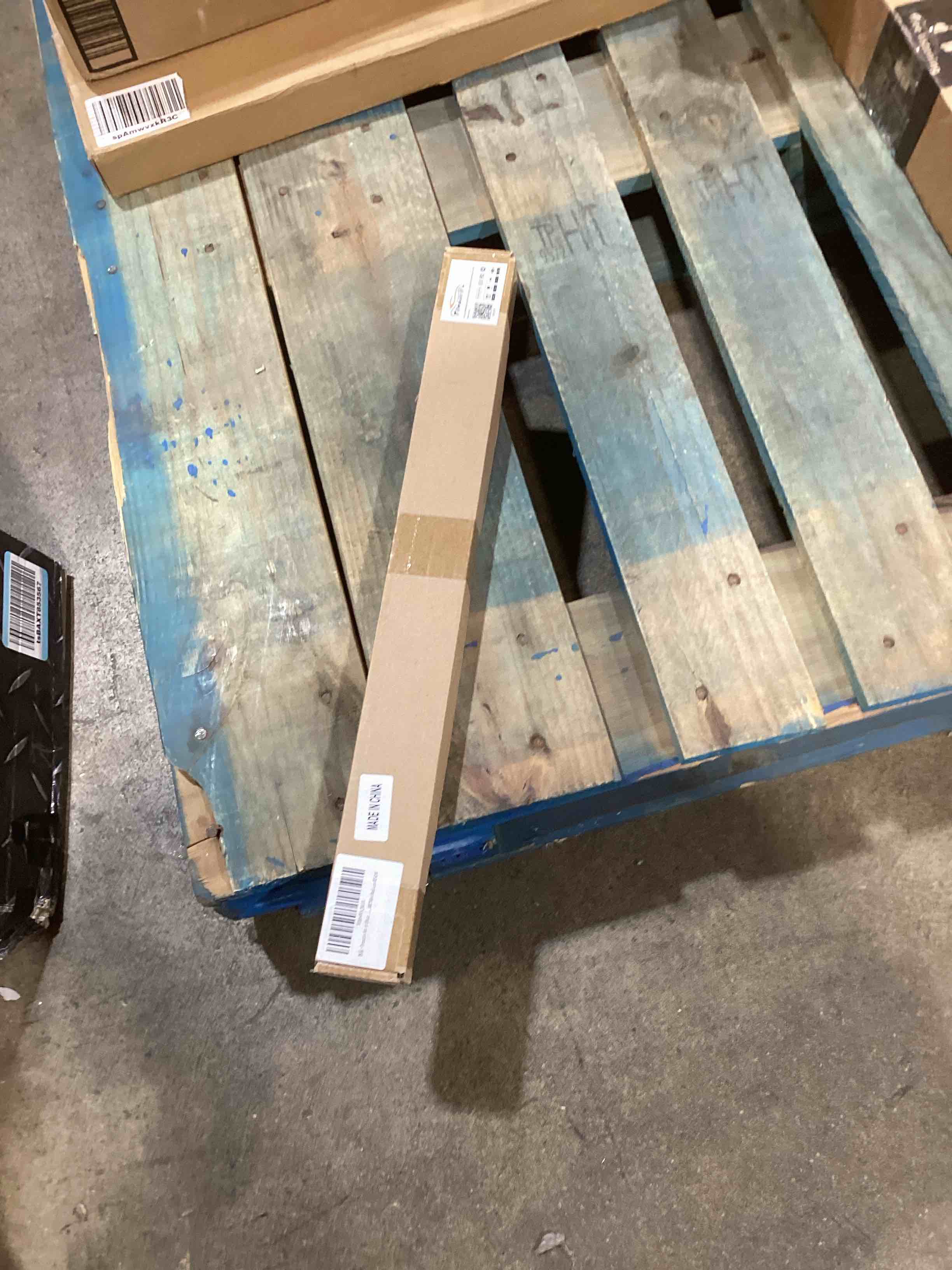 Condition photo showing New/Like New for Set of 2 Rear Window Lift Supports Gas Springs Shocks Struts fits for 1999 2000 2001 2002 2003 2004 2005 2006 Cadillac Escalade, Chevy Suburban, Tahoe, GMC Yukon Replaces OE 4185