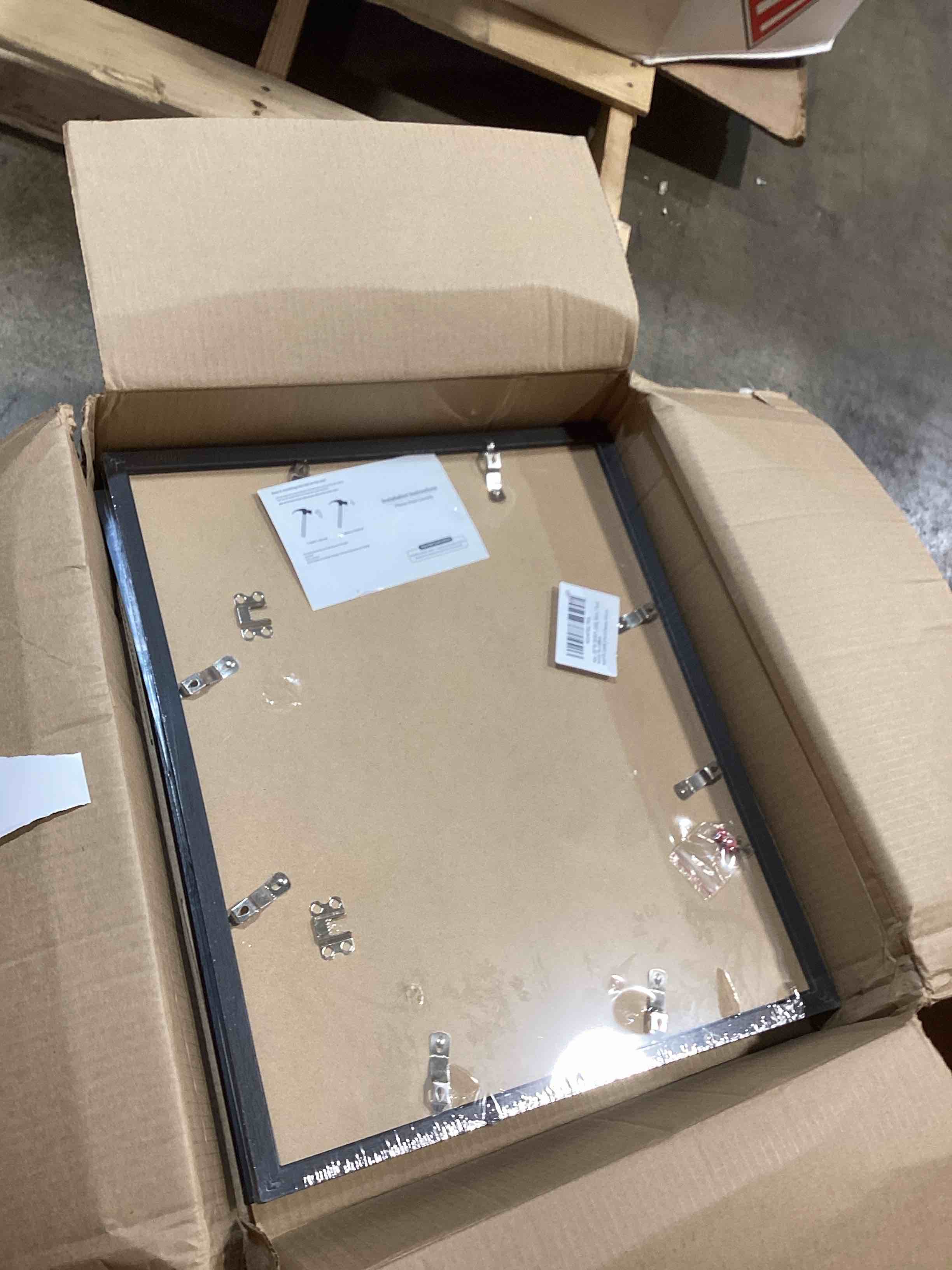 Condition photo showing Good Condition for Wood 15x18 Picture Frame Black for Wall Hanging, 15 x 18 Frame Photo Frame for Wall Horizontally or Vertically, Black, 1 Pack 1 15x18 inch