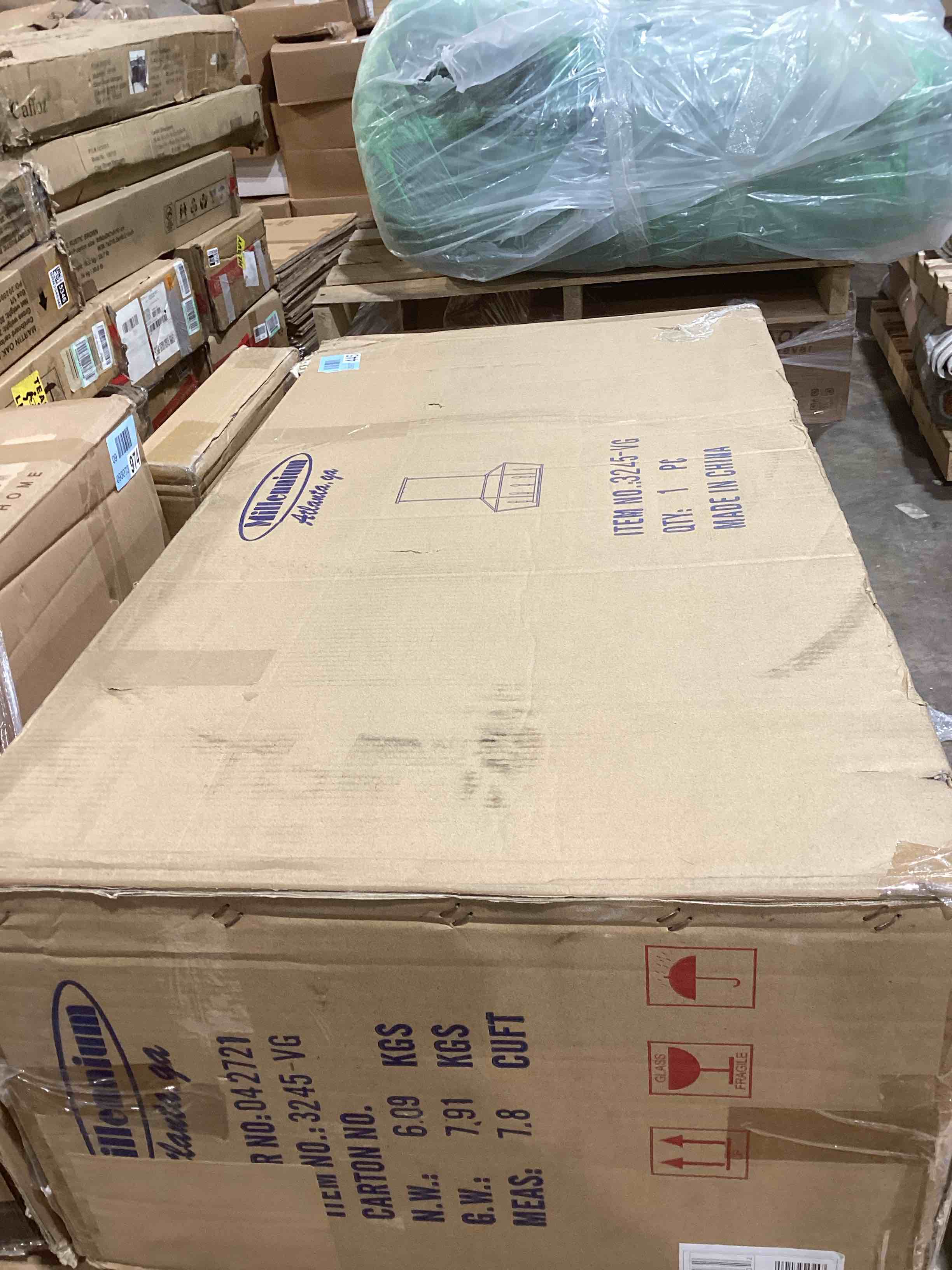 Condition photo showing New/Like New for ML Lighting 3245-VG Five Light Pendant, Gold, Champ, Gld Leaf