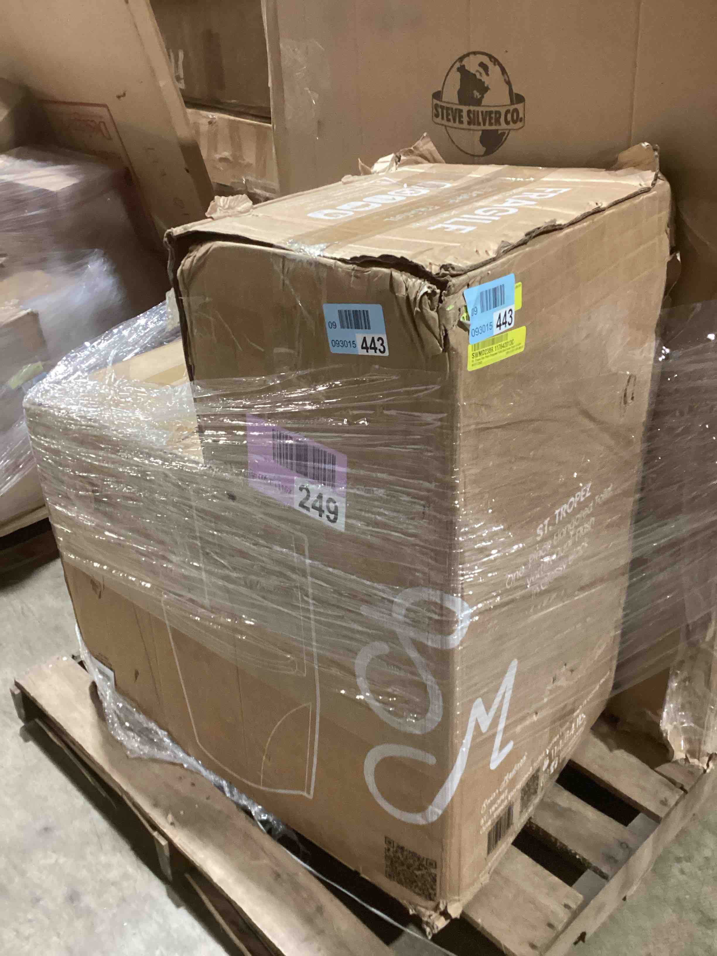 Condition photo showing Good Condition for St. Tropez One Piece Elongated Toilet Vortex™ Flush in Glossy Black 1.1/1.6 gpf