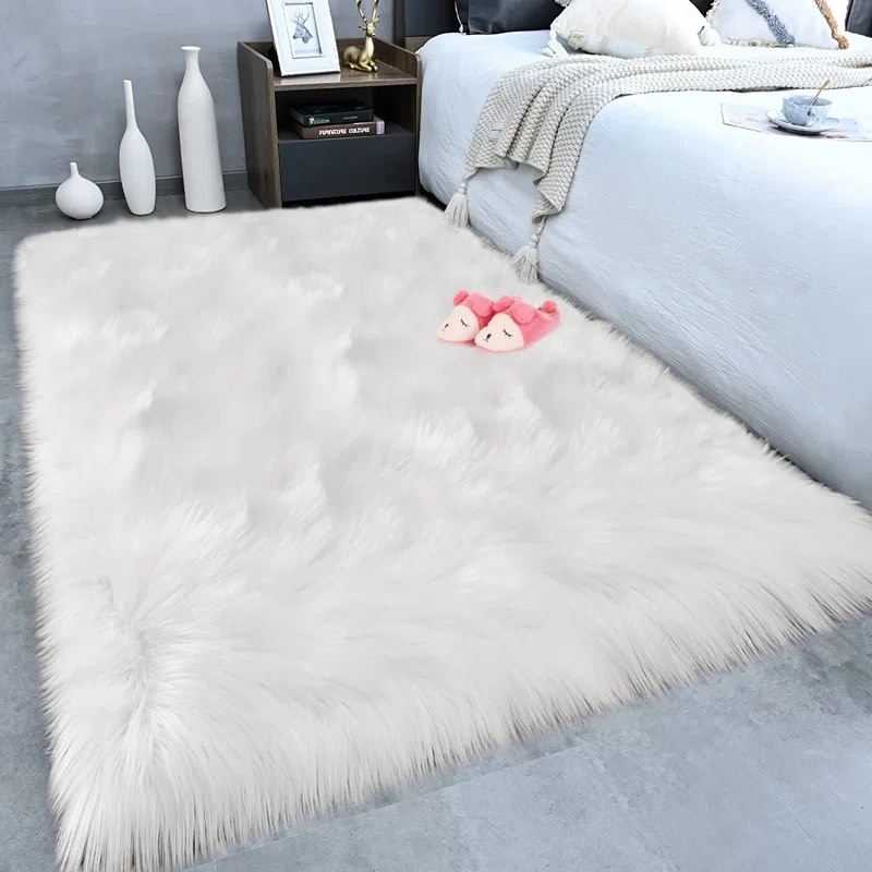 Leosvel Faux Sheepskin Indoor Rug, Rectangle 4' x 6'