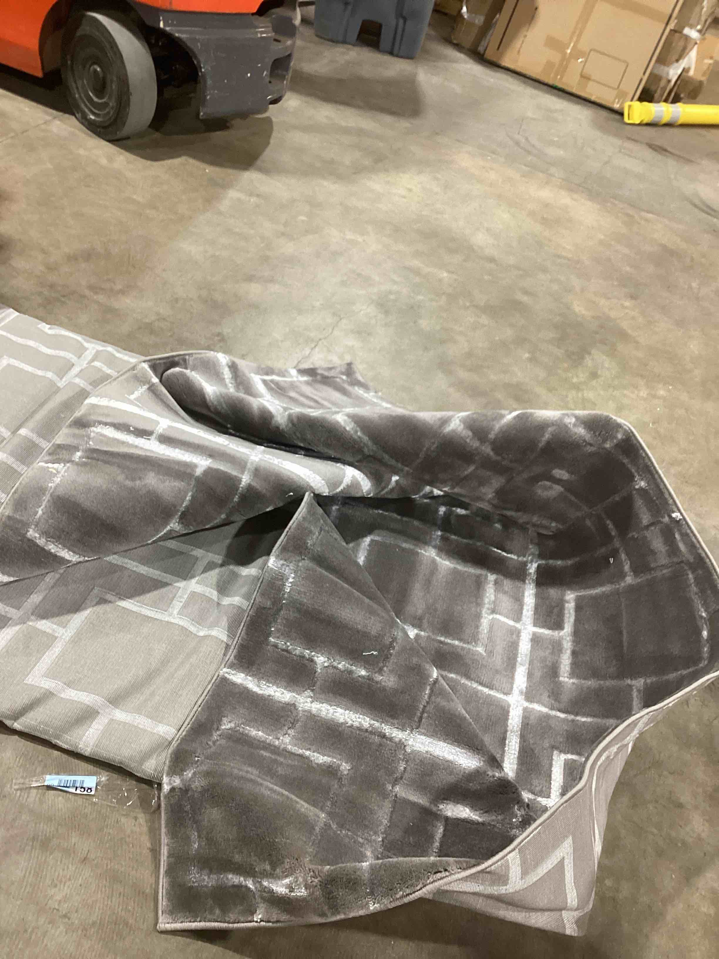 Glam GeometricGray Silver Area Rug, Rectangle 9' x 12'