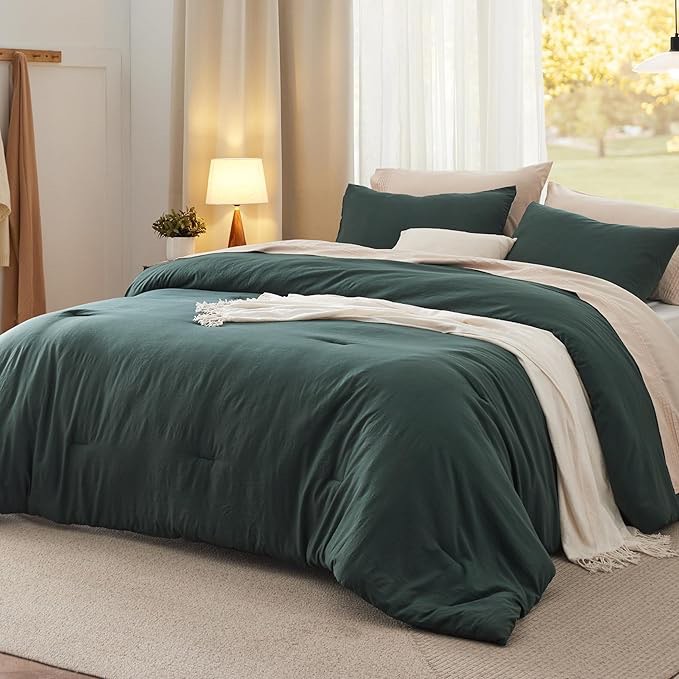 Bedsure King Size Comforter Set, Forest Green Soft Prewashed Bedding for All Seasons, 3 Pieces GentleSoft™ Down Alternative Bed Set, 1 Lightweight Comforter (104"x90") and 2 Pillowcases (20"x36")