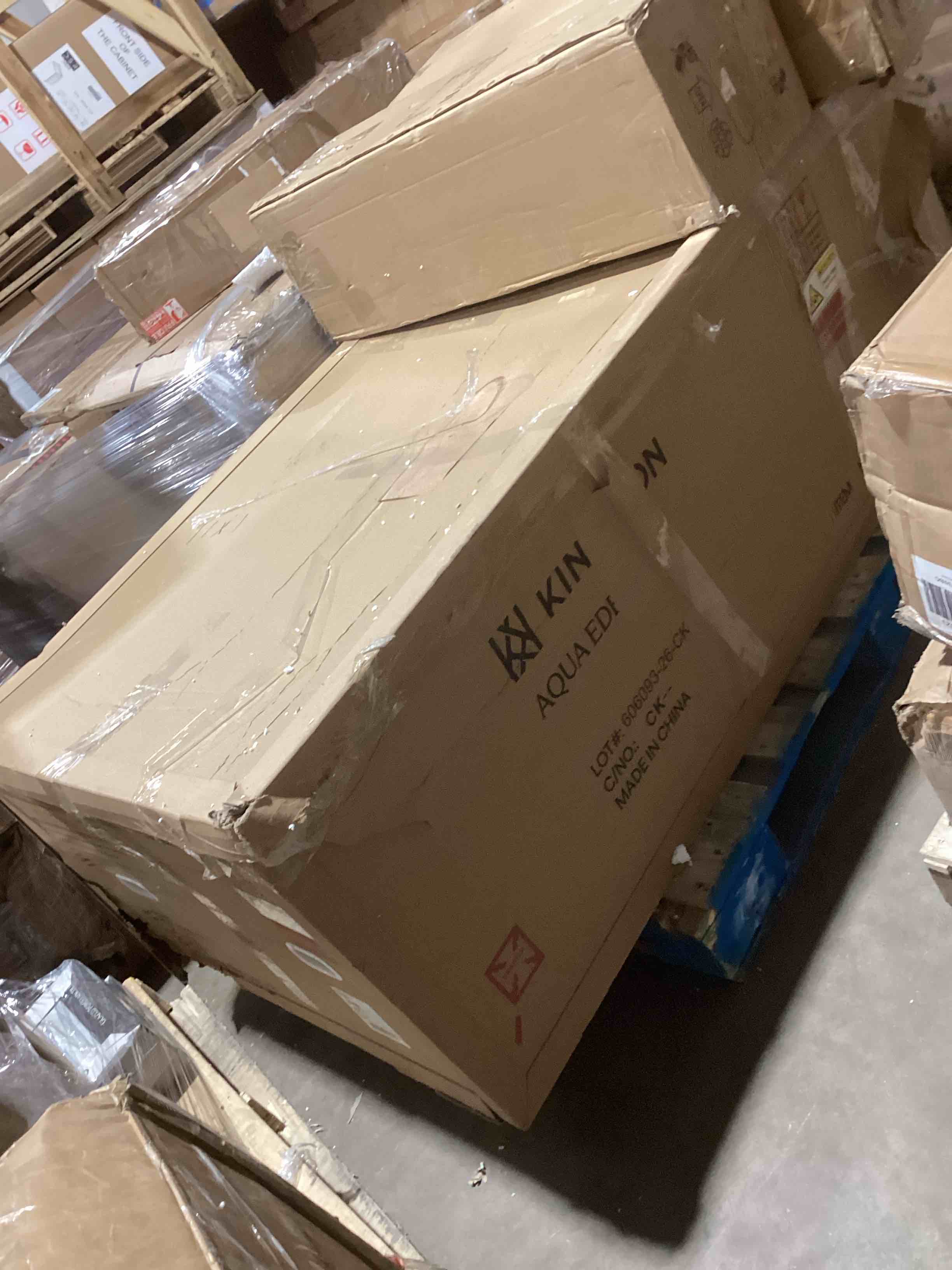 Condition photo showing New/Like New for Kingston Brass Aqua Eden 60-Inch Acrylic Rectangular 3-Wall Alcove Tub 