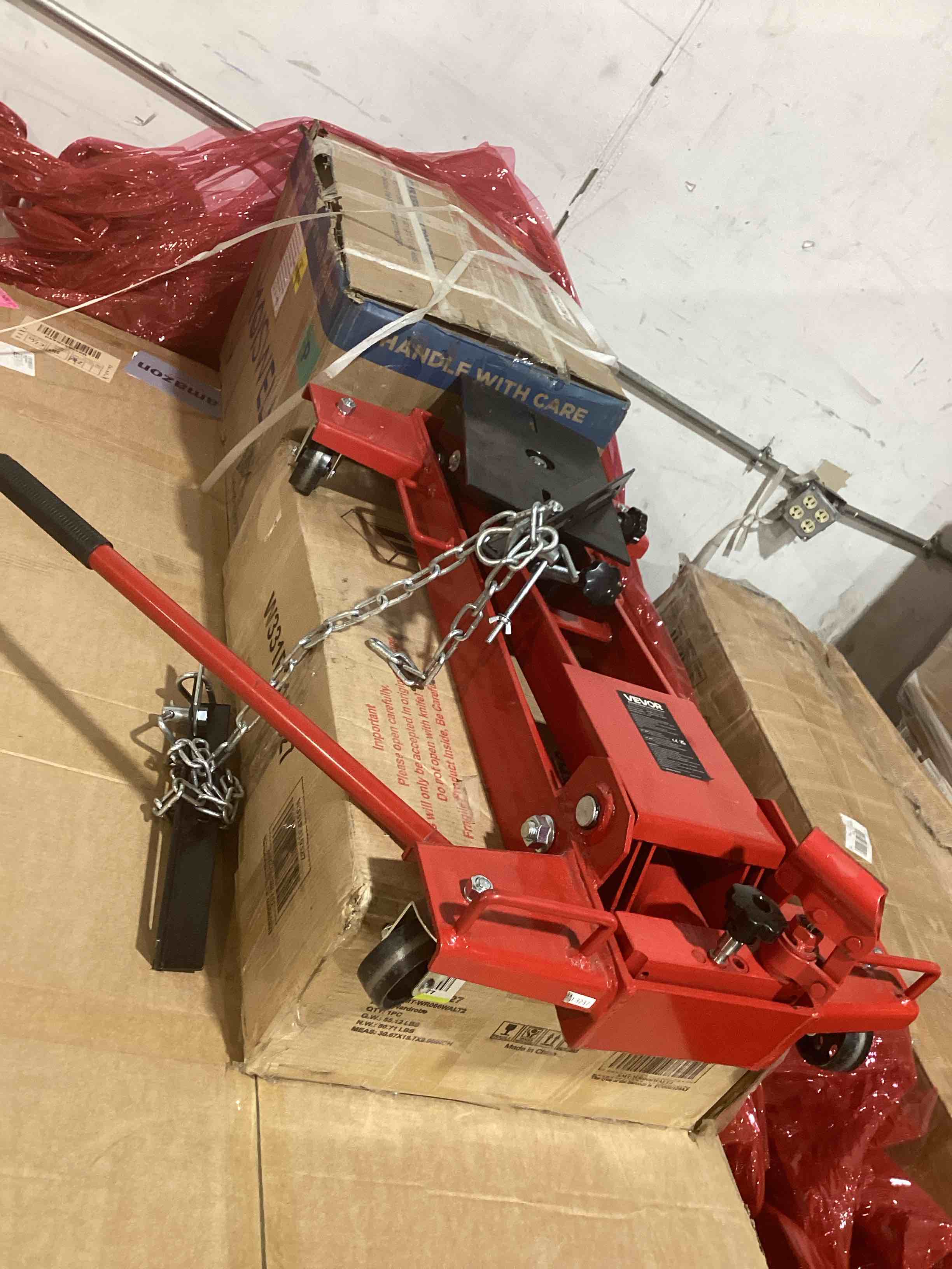 Condition photo showing Good Condition for VEVOR Adjustable Floor Transmission Jack 2200 lbs/1T Low Profile Hydraulic Transmission Telescoping Heavy-Duty Lift Jack 7.28-27.6 in Lifting Height, 360° Swivel Front Wheels