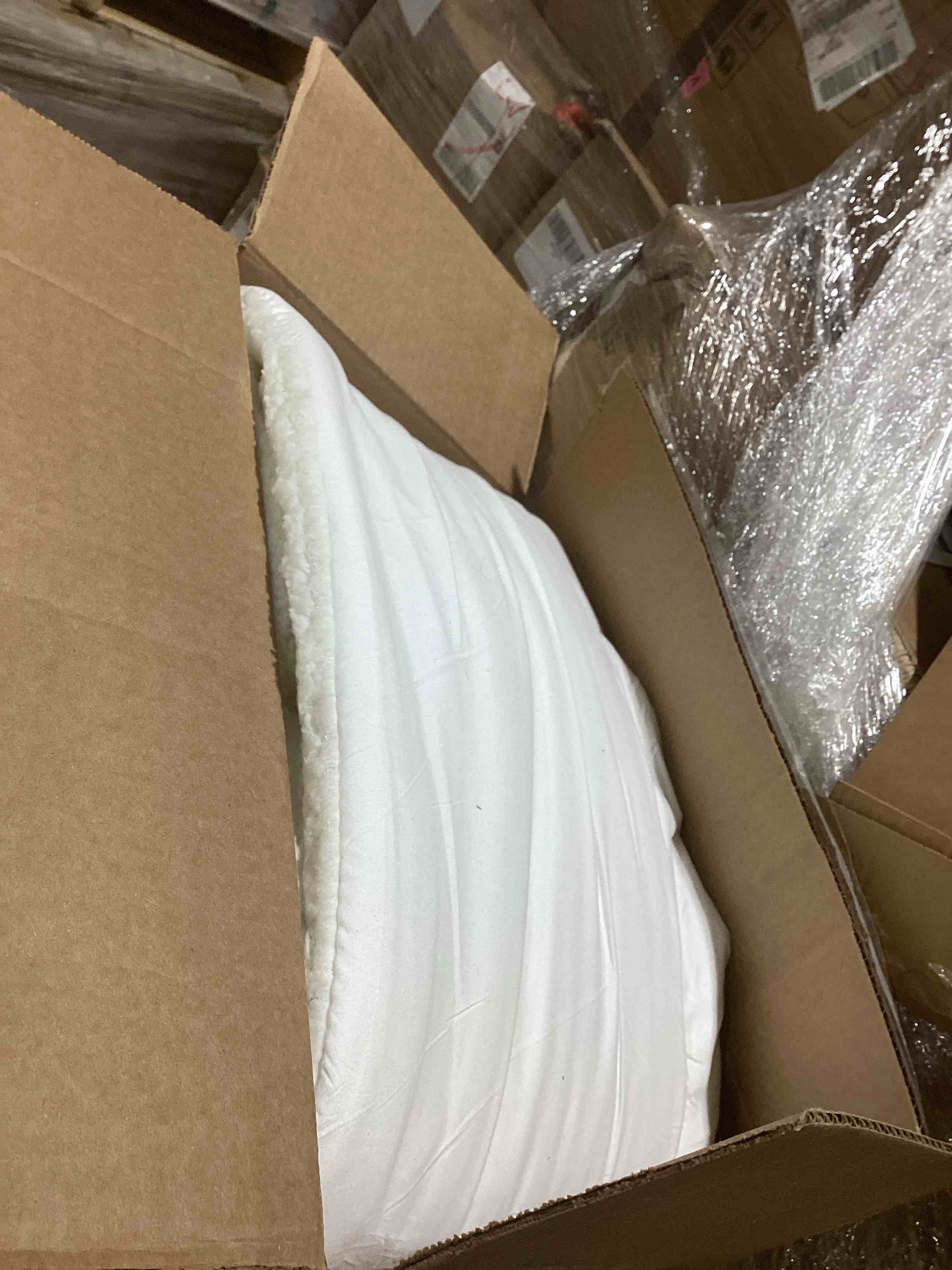Condition photo showing Good Condition for Cozy Mattress Topper- Soft Fleece Lined Mattress Topper Quilted Design, Warm & Plush Bedding for Added Comfort, Deep Pocket Fit, Perfect for Sleep, Winter Bedding