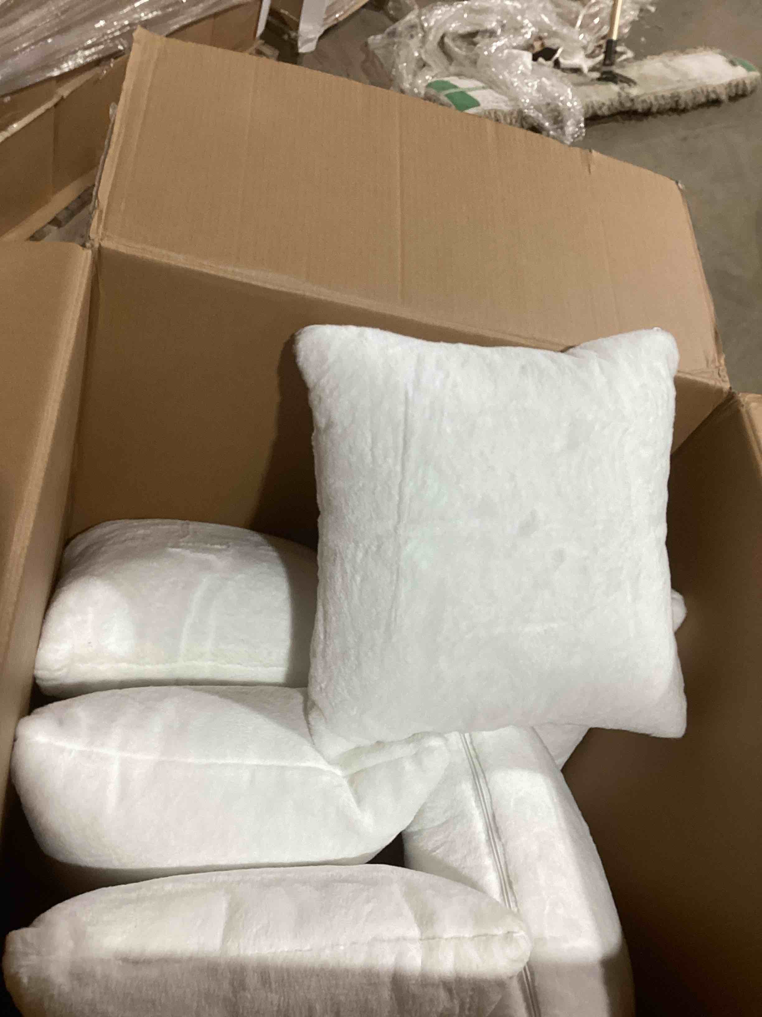 Condition photo showing New/Like New for Home Soft Things Rabbit Faux Fur Pillow Shell 6 Piece Set, 20" x 20", Bright White