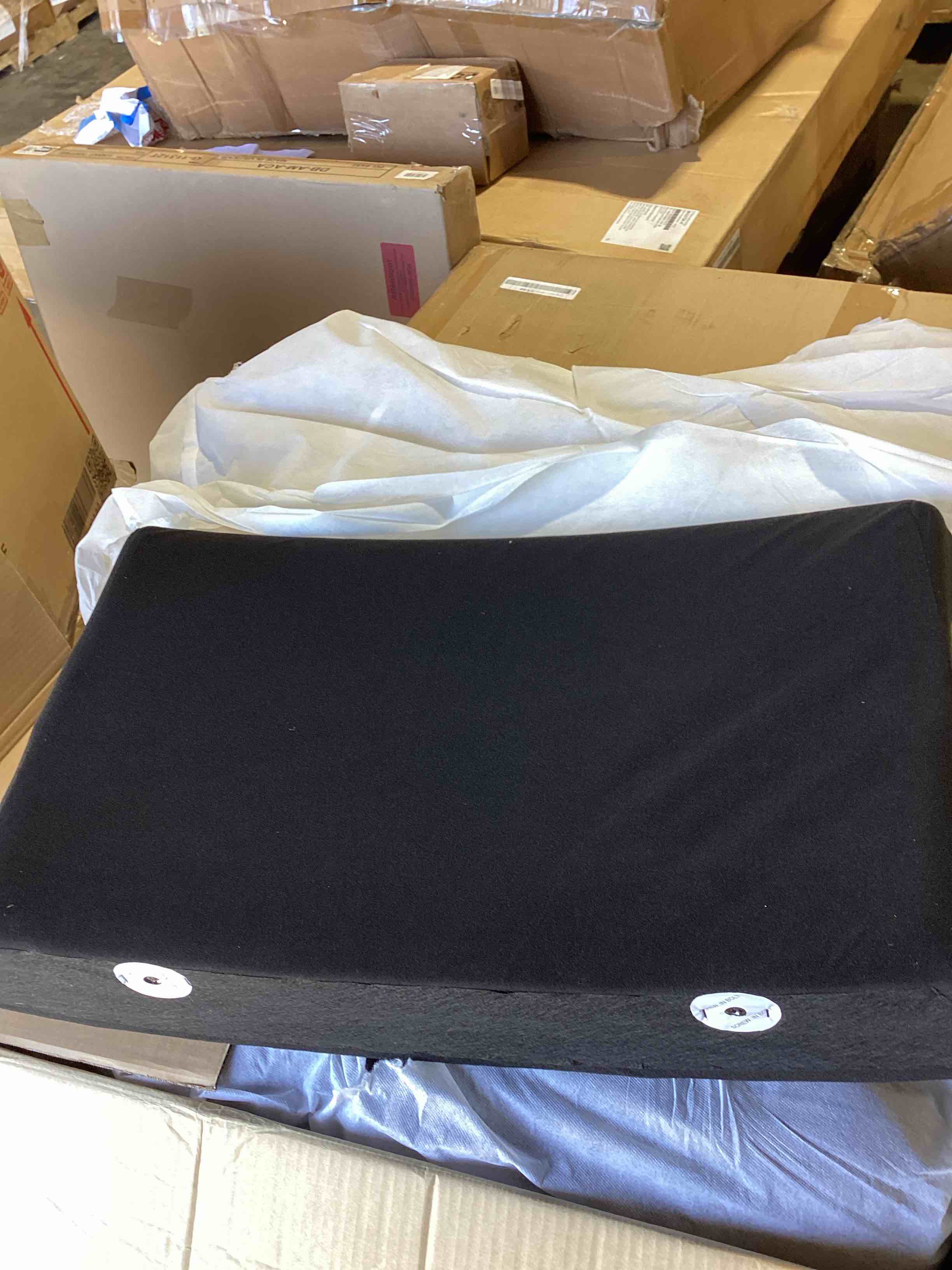 Condition photo showing Good Condition for only. left backrest / middle backrest / right backrest
