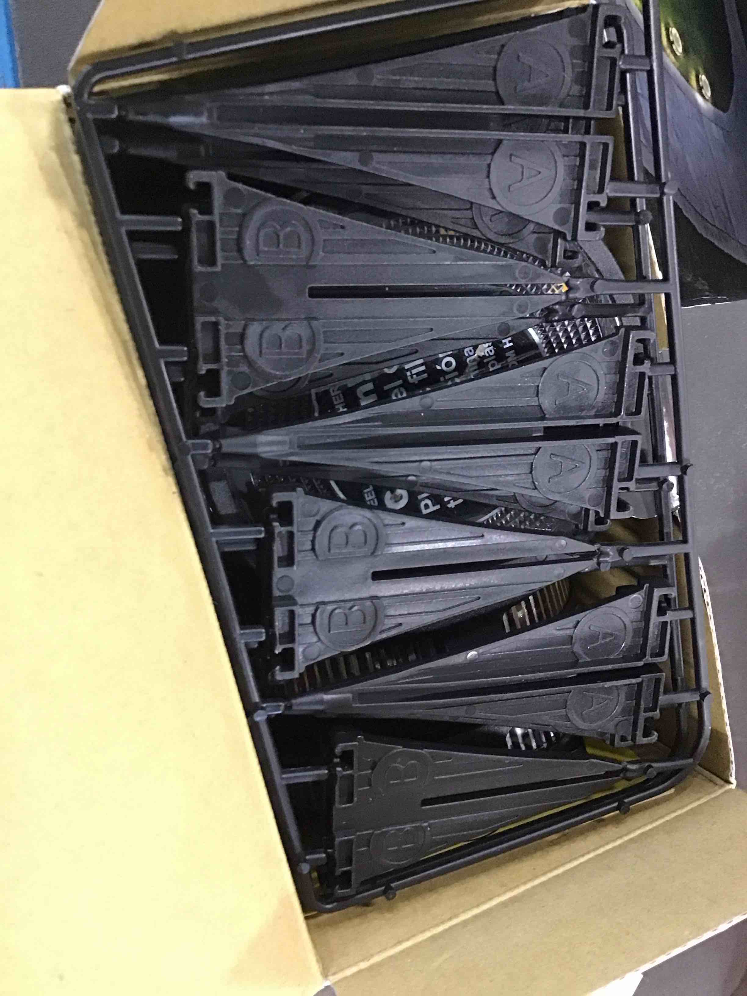 https://s3.amazonaws.com/lotting-images-prod/bidfta/BRN1298438_1750512104421.jpeg