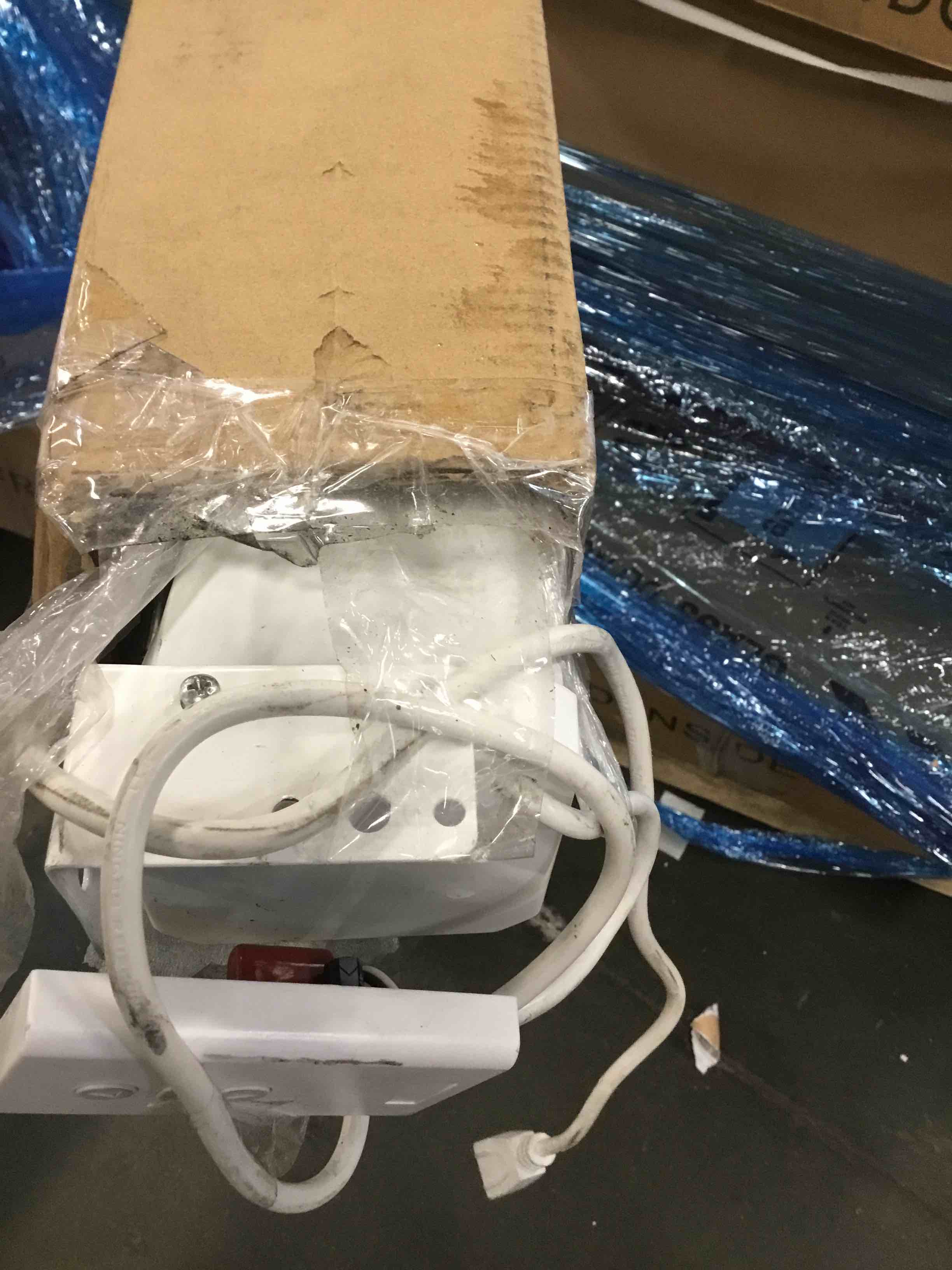 https://s3.amazonaws.com/lotting-images-prod/bidfta/BRN1300229_1746794834724.jpeg