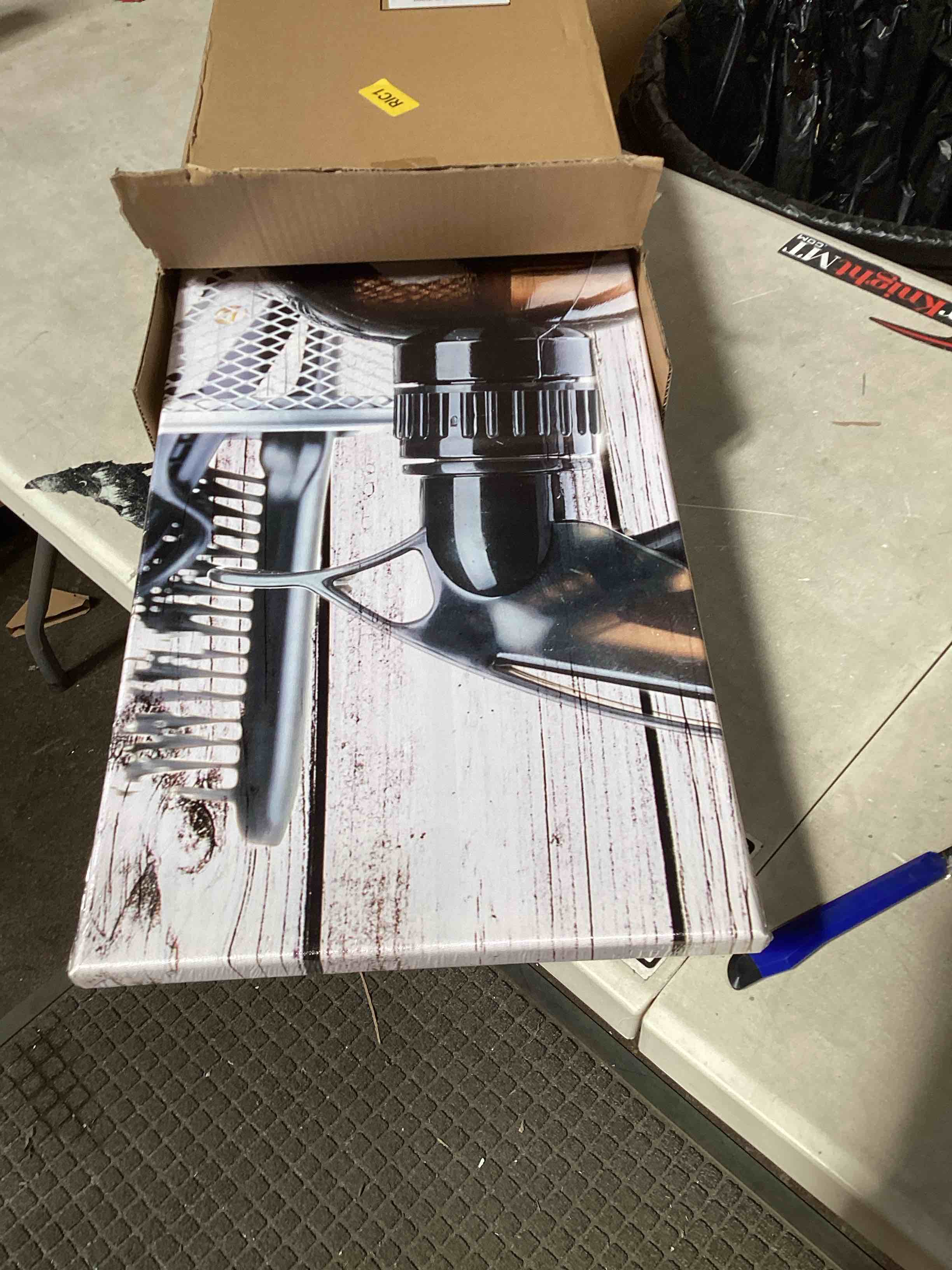https://s3.amazonaws.com/lotting-images-prod/bidfta/BRN1337202_1742926675269.jpeg