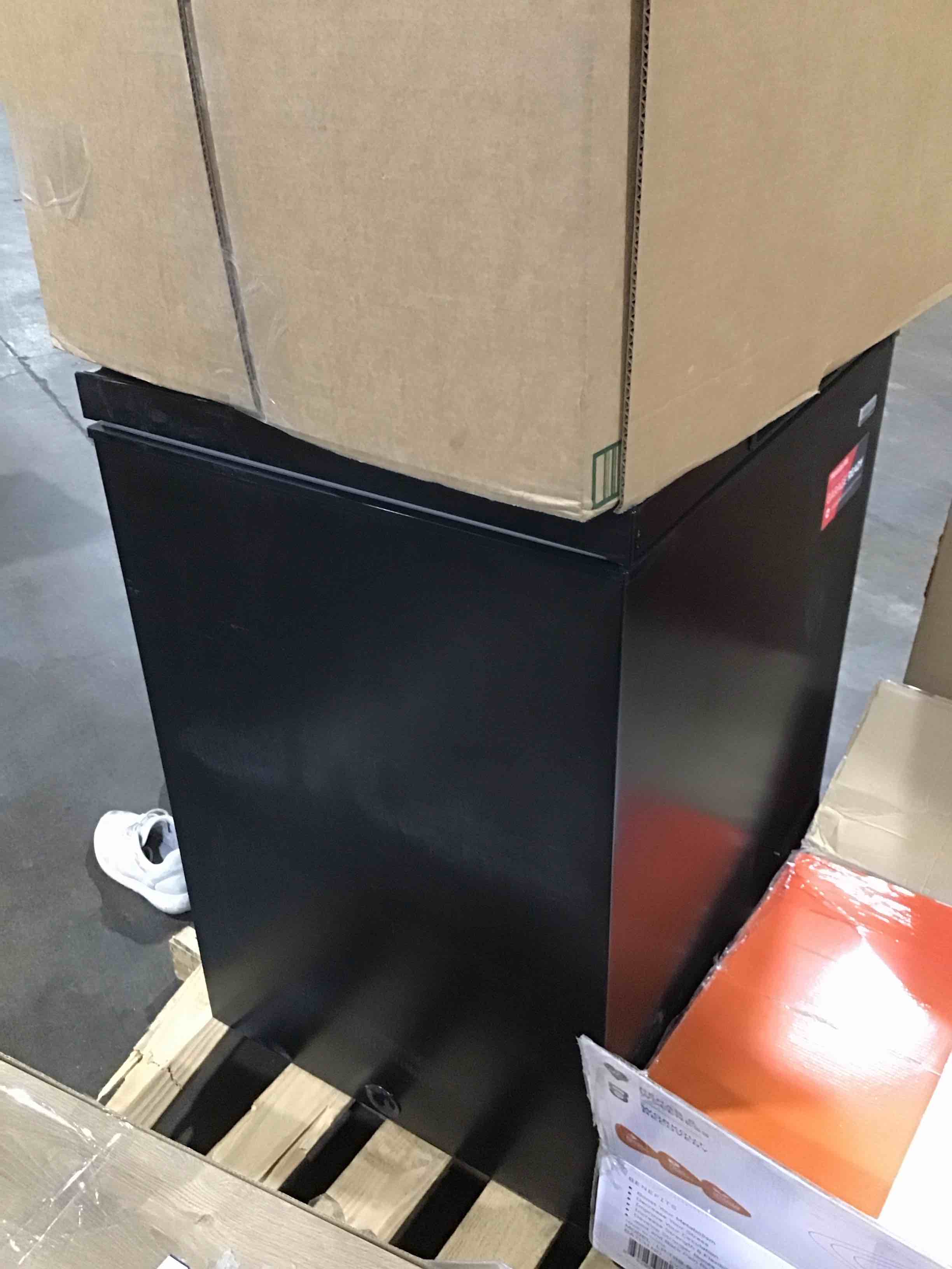 https://s3.amazonaws.com/lotting-images-prod/bidfta/BRN1339097_1742404507013.jpeg