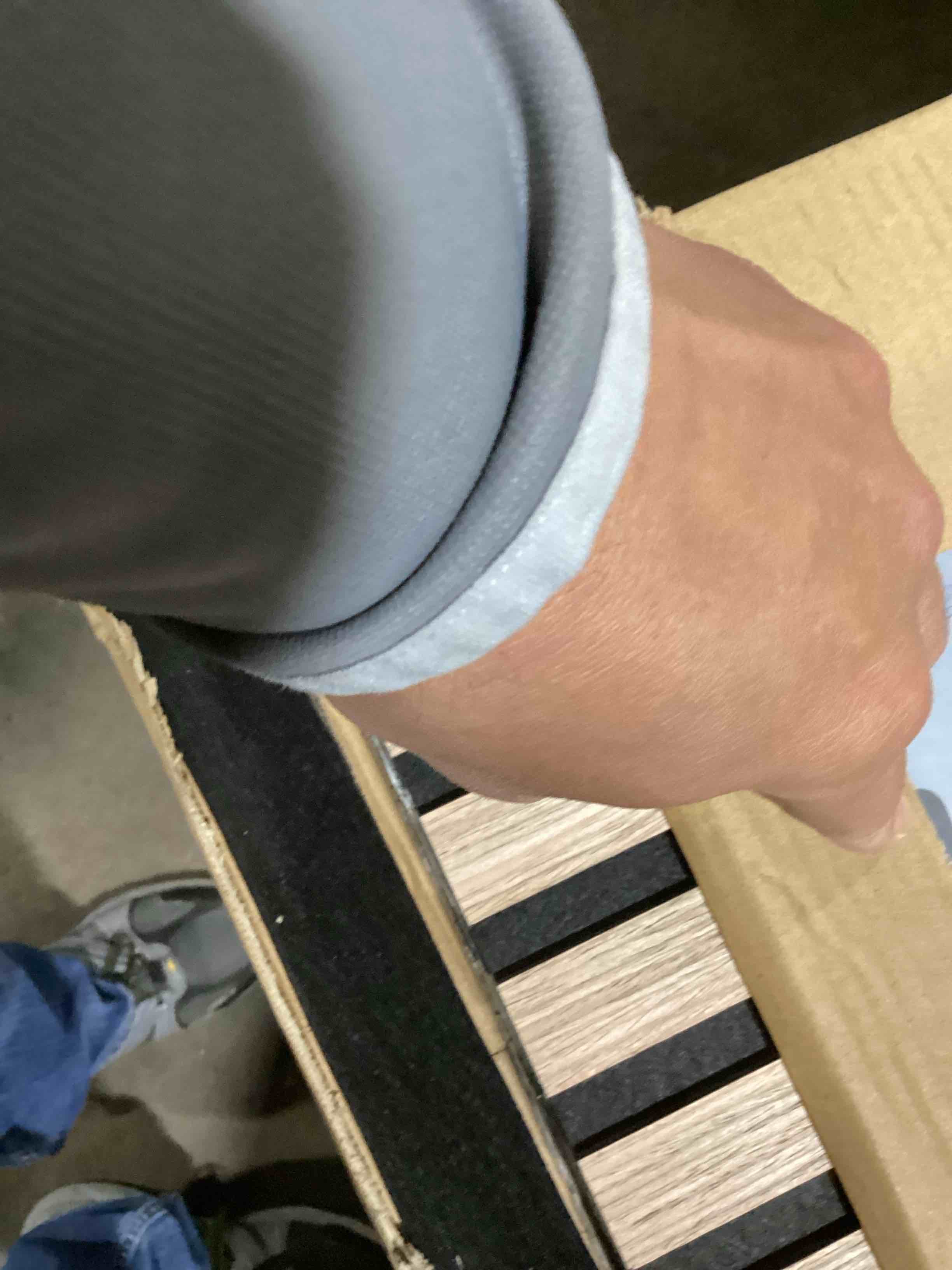 https://s3.amazonaws.com/lotting-images-prod/bidfta/BRN1344039_1743592312312.jpeg