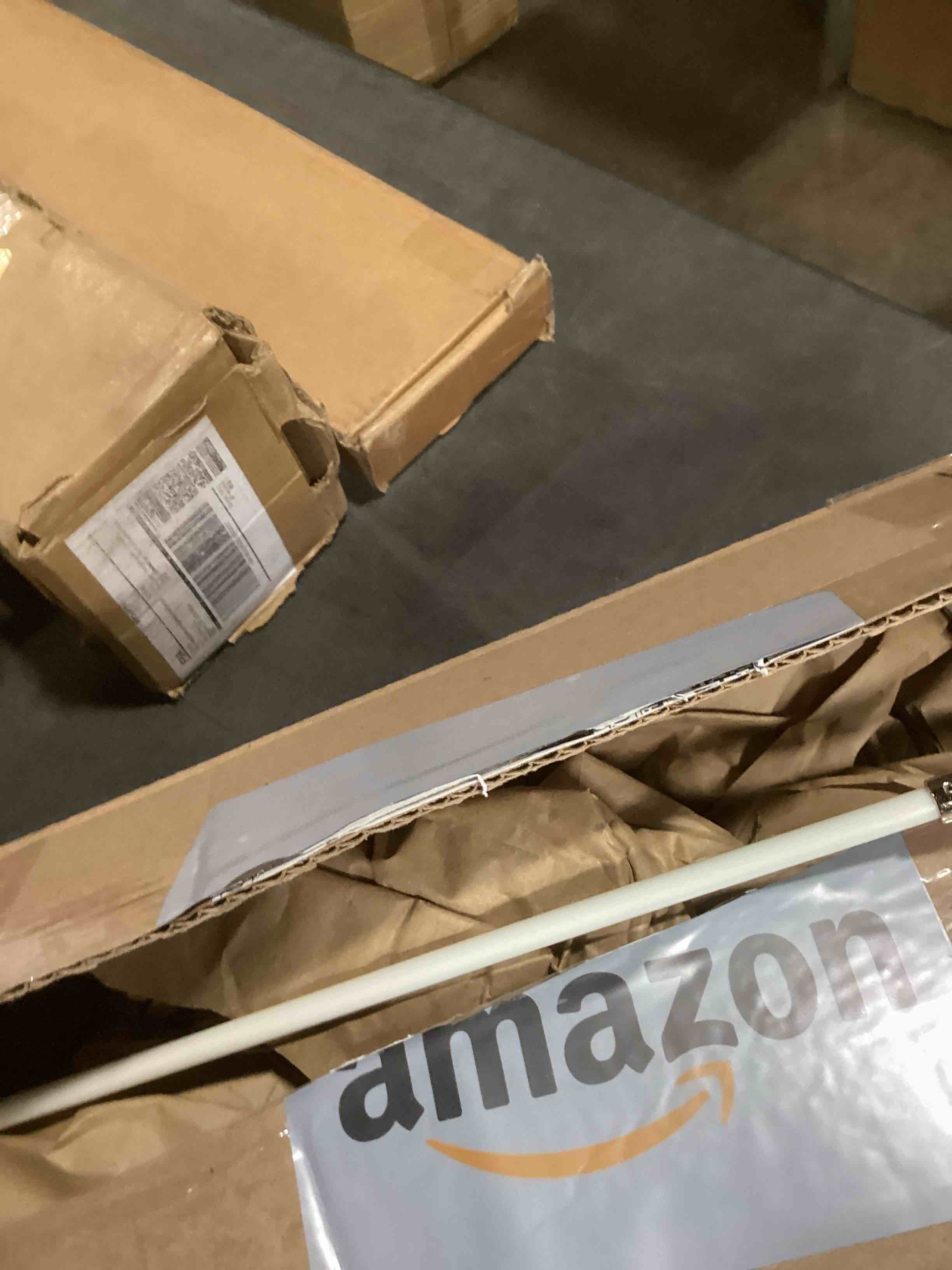 https://s3.amazonaws.com/lotting-images-prod/bidfta/BRN1344189_1743611682816.jpeg