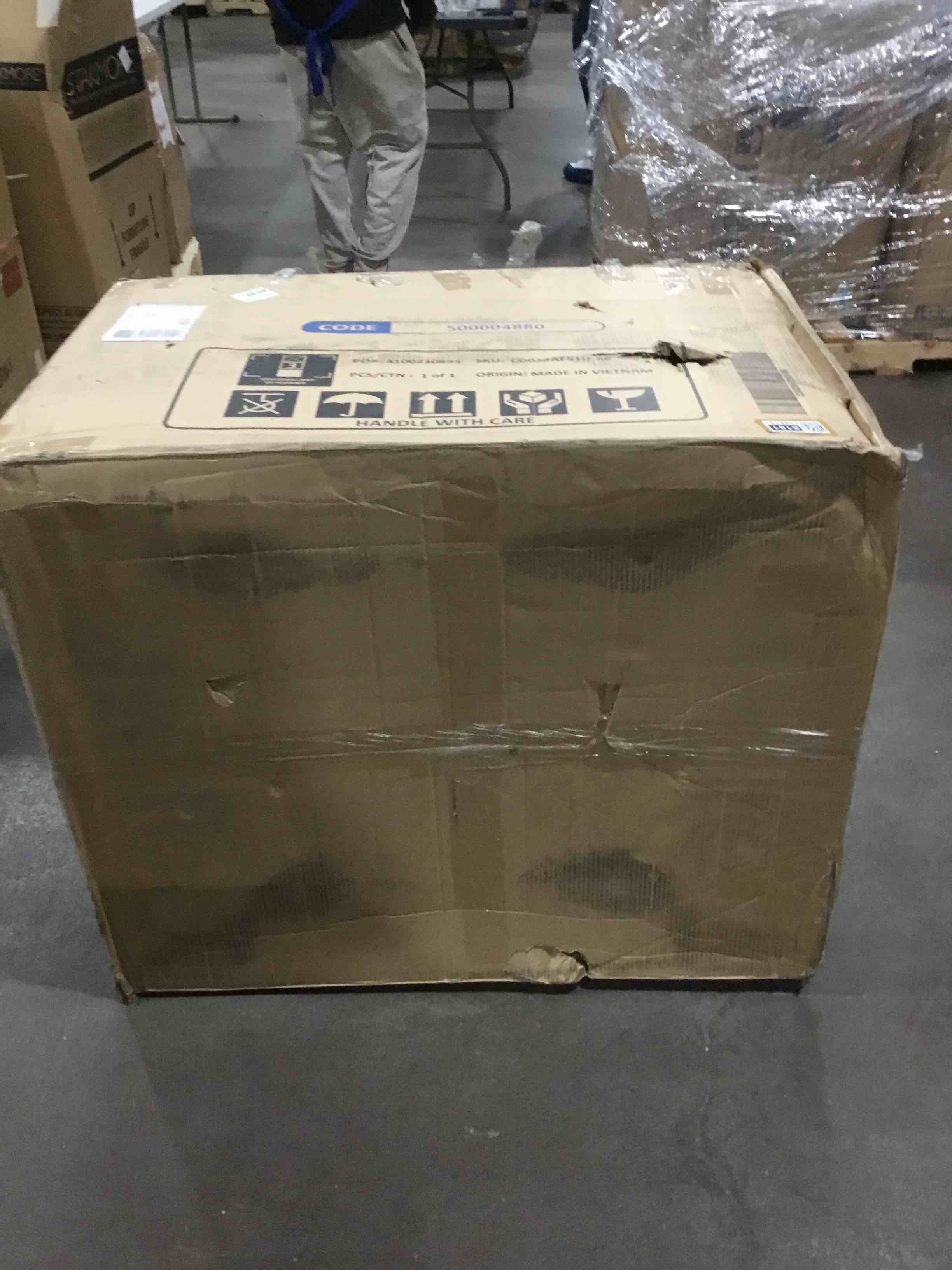 Adalia 40'' Power Recliner Cave Home Theater Chair with Adjustable Headrest USB LED