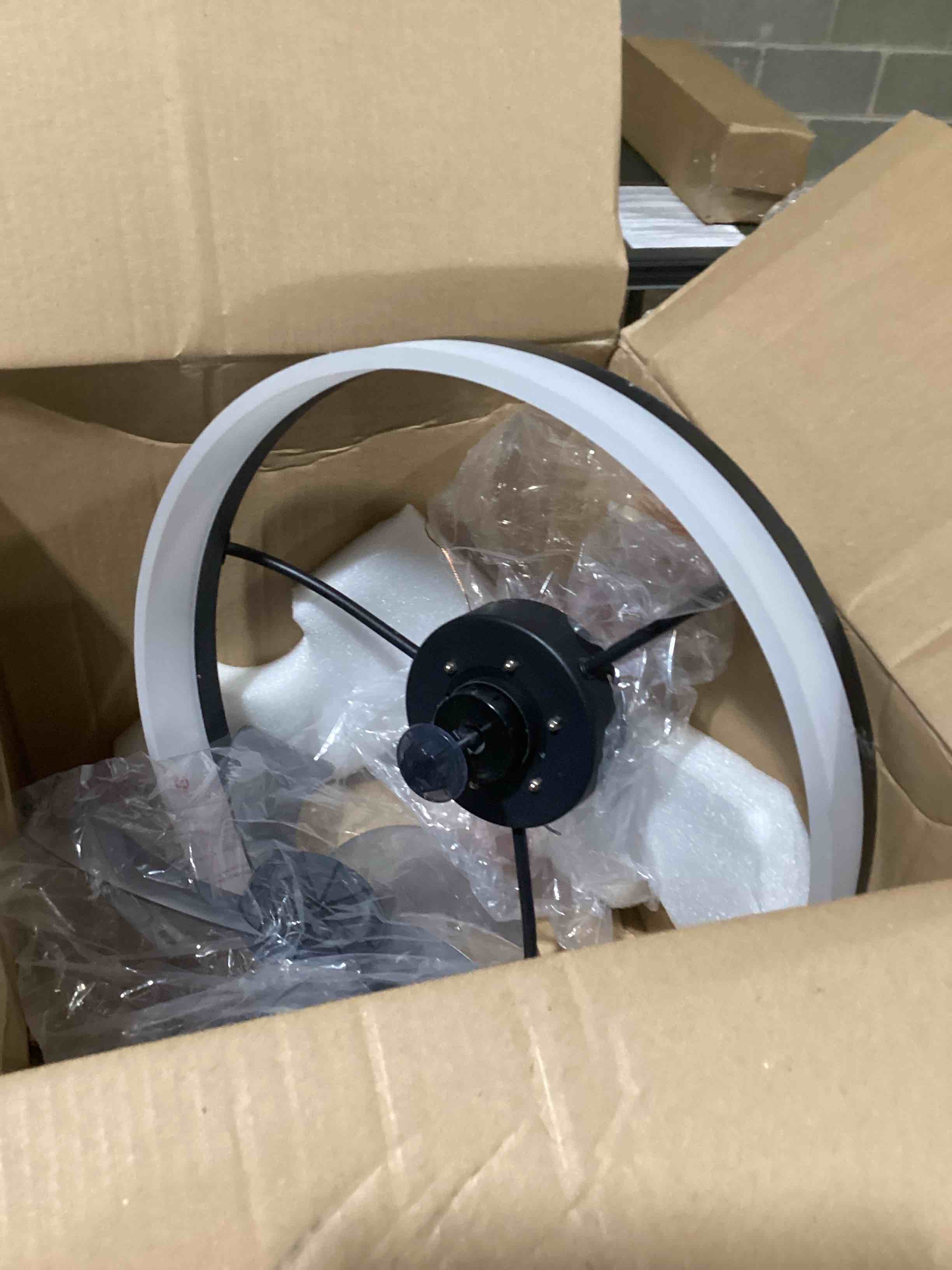 https://s3.amazonaws.com/lotting-images-prod/bidfta/BRN1358778_1745837042098.jpeg