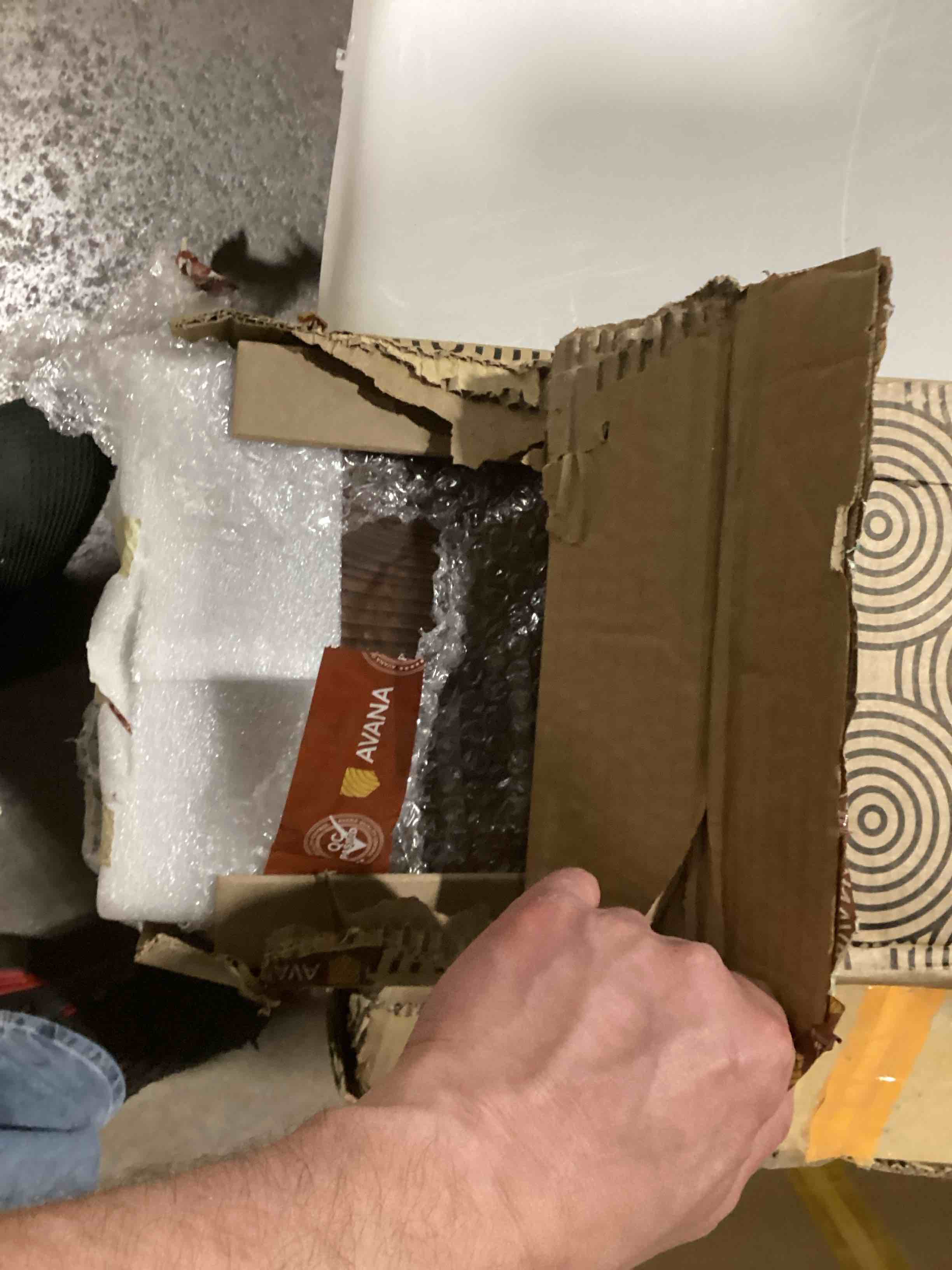 https://s3.amazonaws.com/lotting-images-prod/bidfta/BRN1358797_1745840128291.jpeg