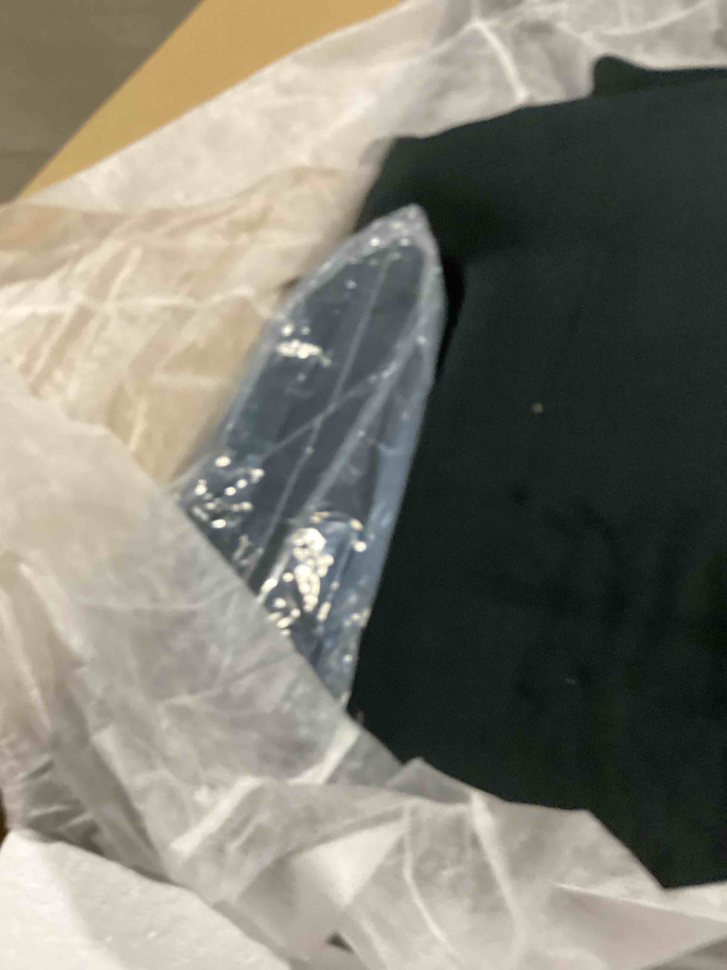 Carton C : Chaise seat frame & back frame & back cushion & corner