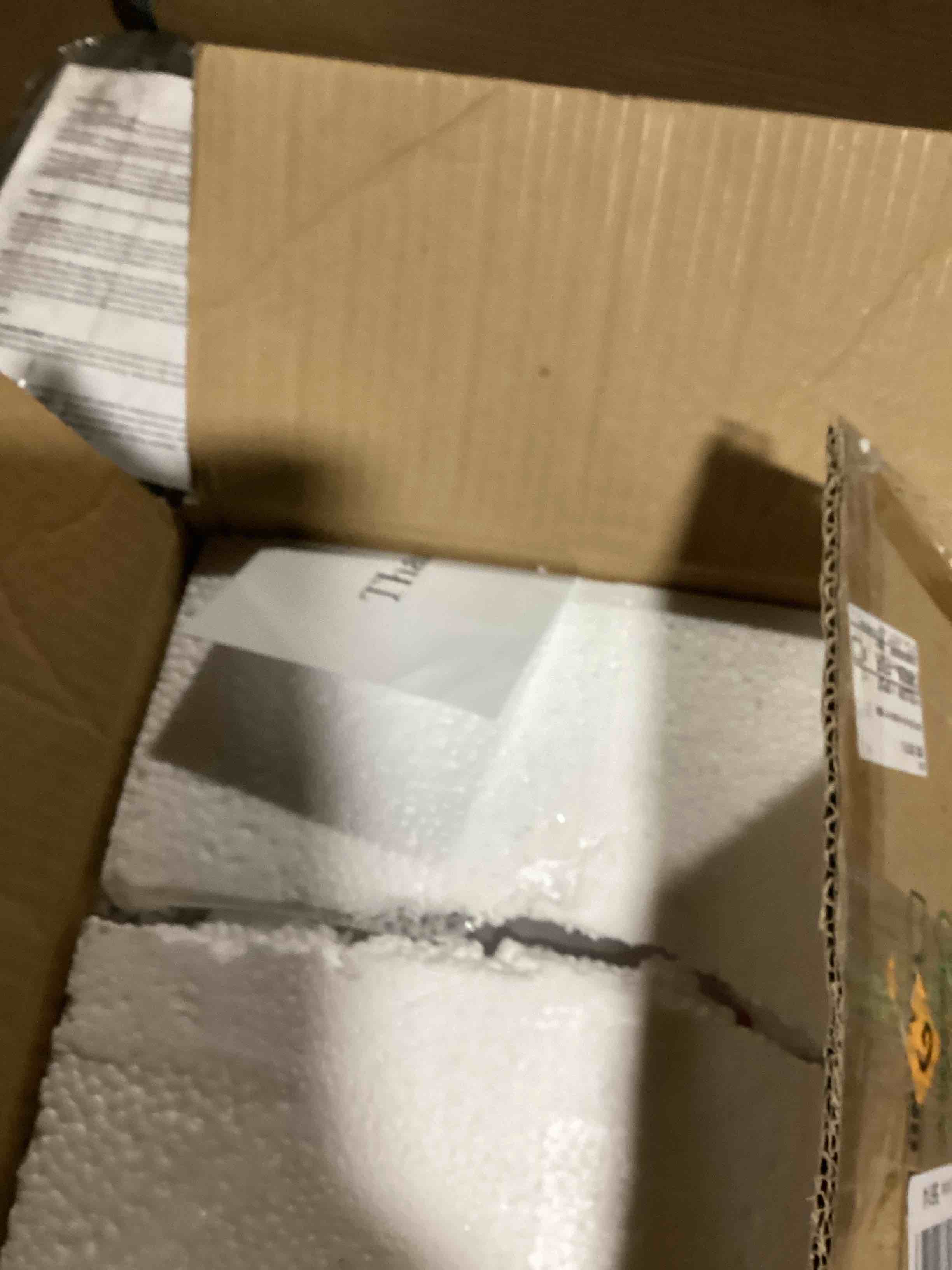 https://s3.amazonaws.com/lotting-images-prod/bidfta/BRN1359291_1747073338724.jpeg