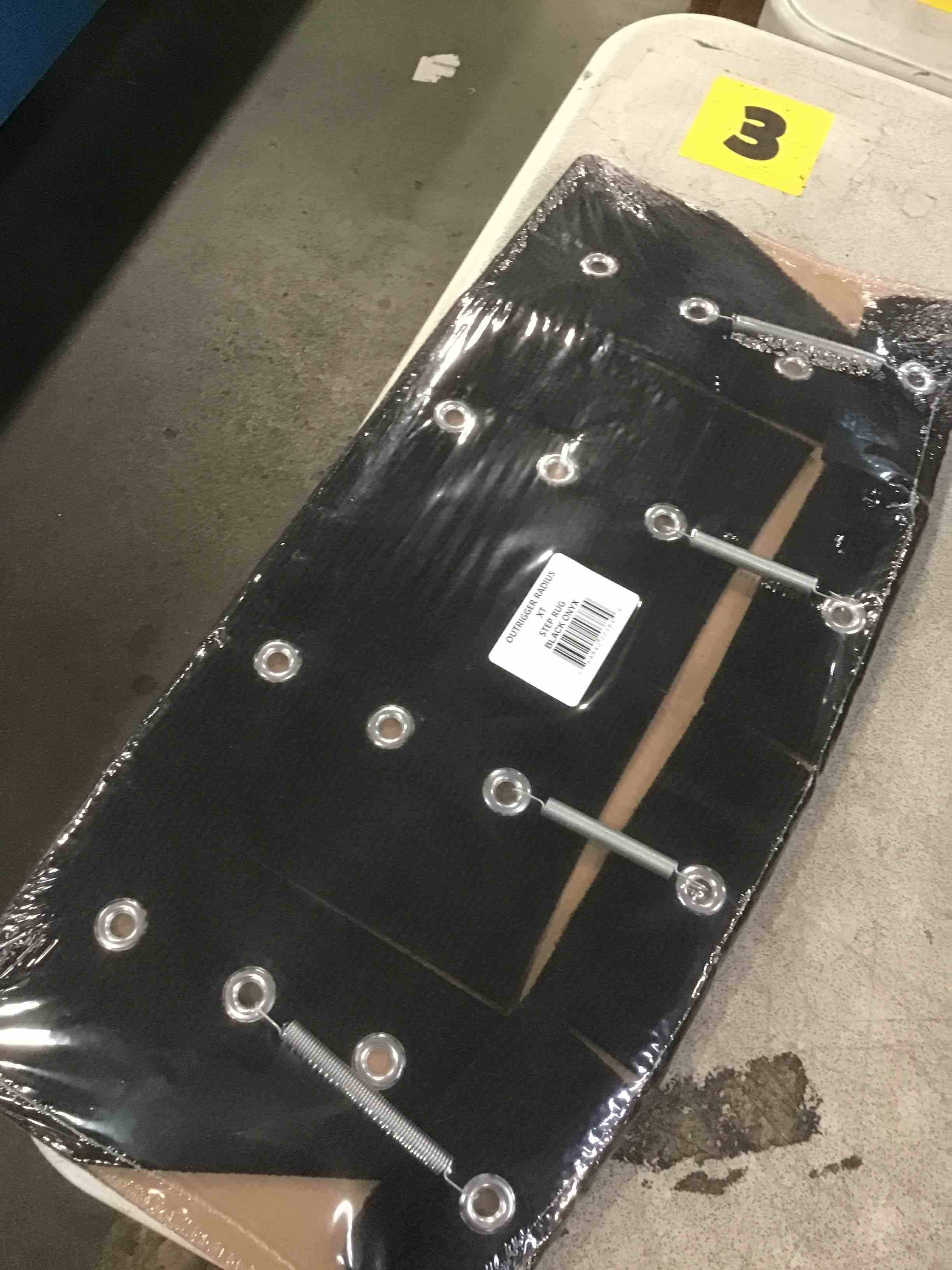 https://s3.amazonaws.com/lotting-images-prod/bidfta/BRN1408875_1738593456233.jpeg