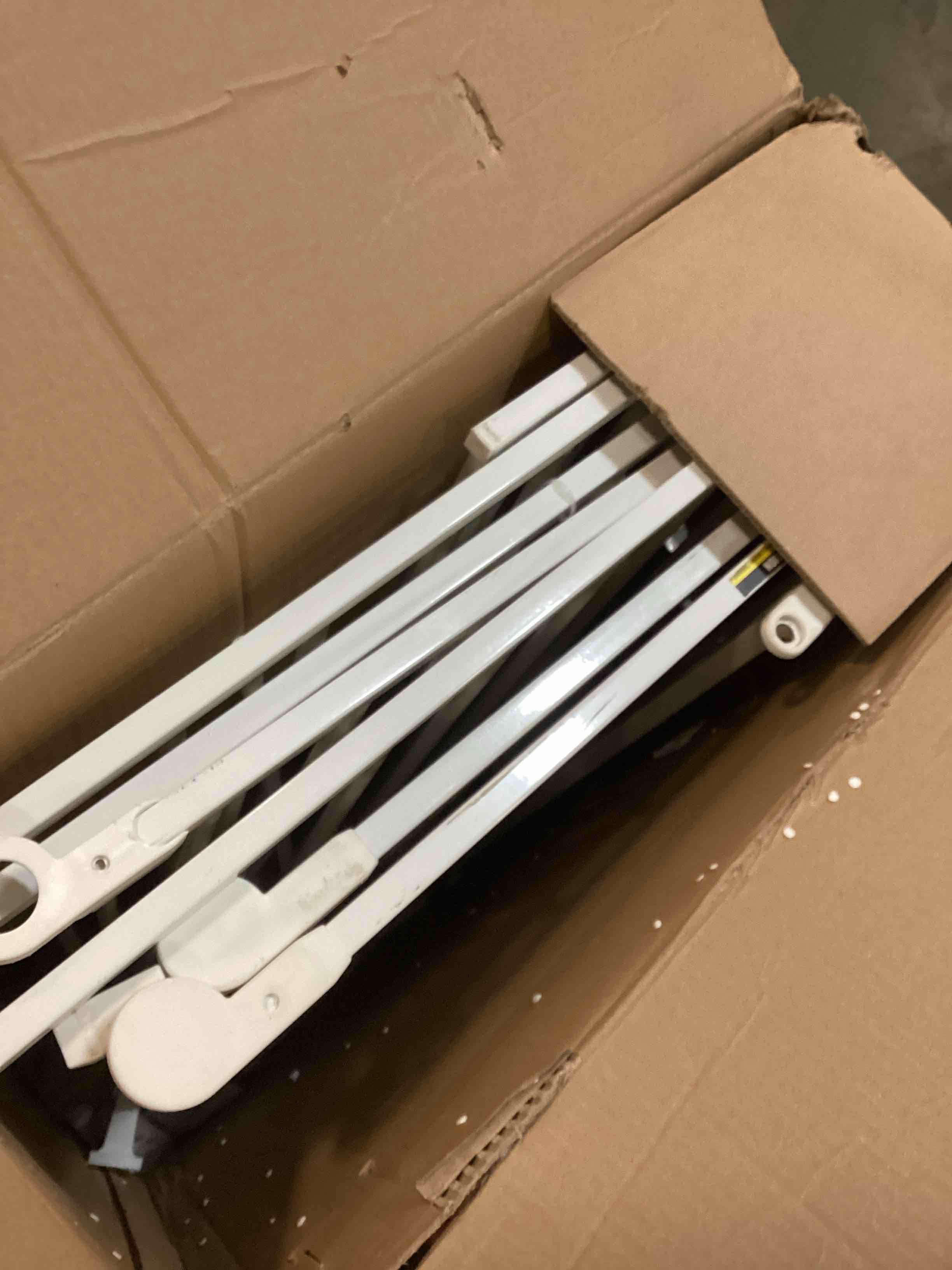 https://s3.amazonaws.com/lotting-images-prod/bidfta/BRN1415136_1737664624905.jpeg