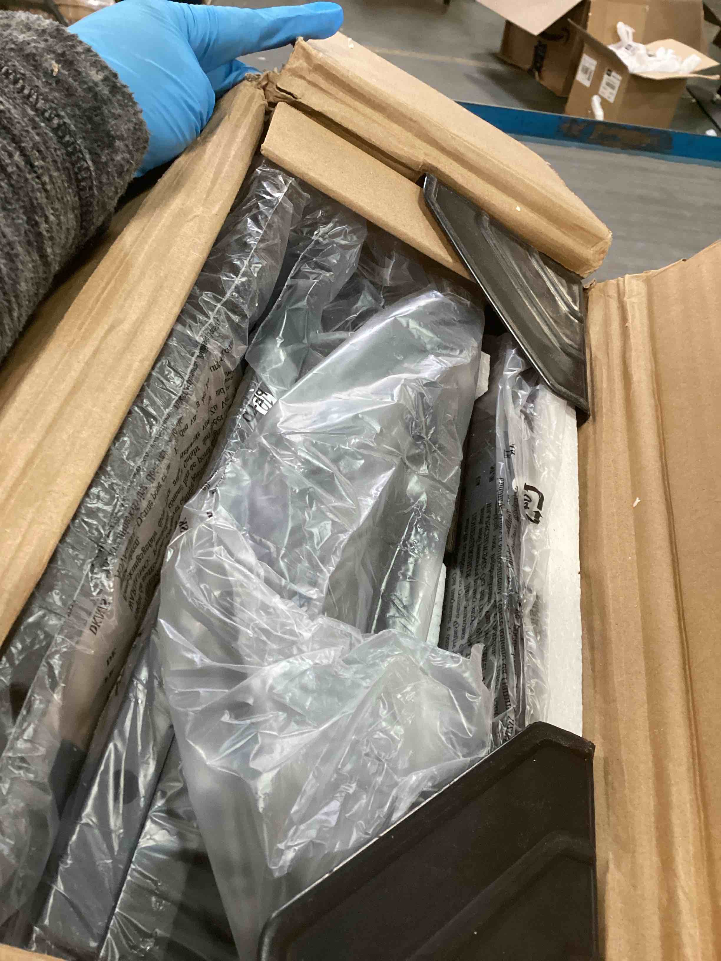 https://s3.amazonaws.com/lotting-images-prod/bidfta/BRN1415928_1738092583670.jpeg