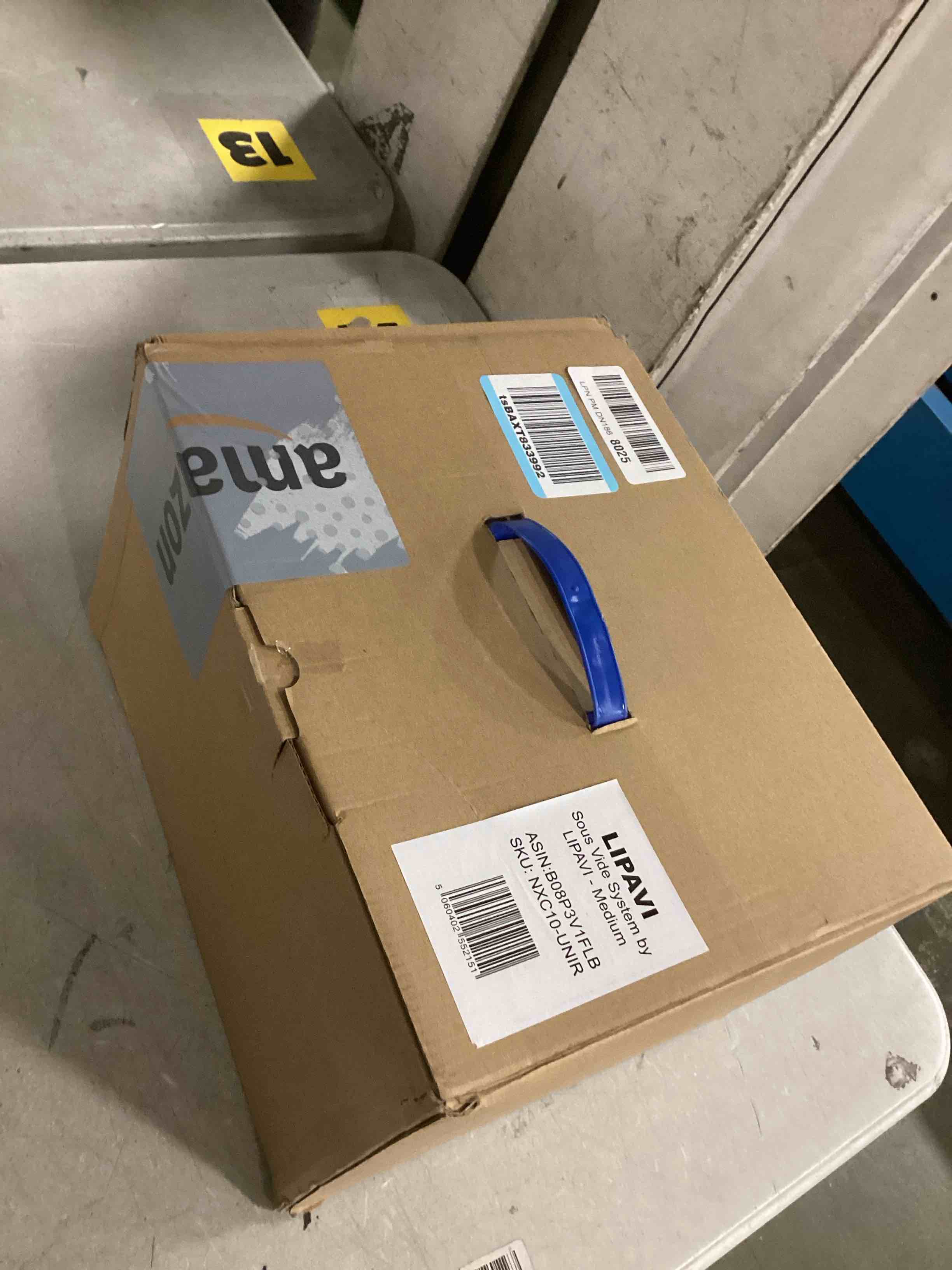 https://s3.amazonaws.com/lotting-images-prod/bidfta/BRN1418693_1738330045371.jpeg