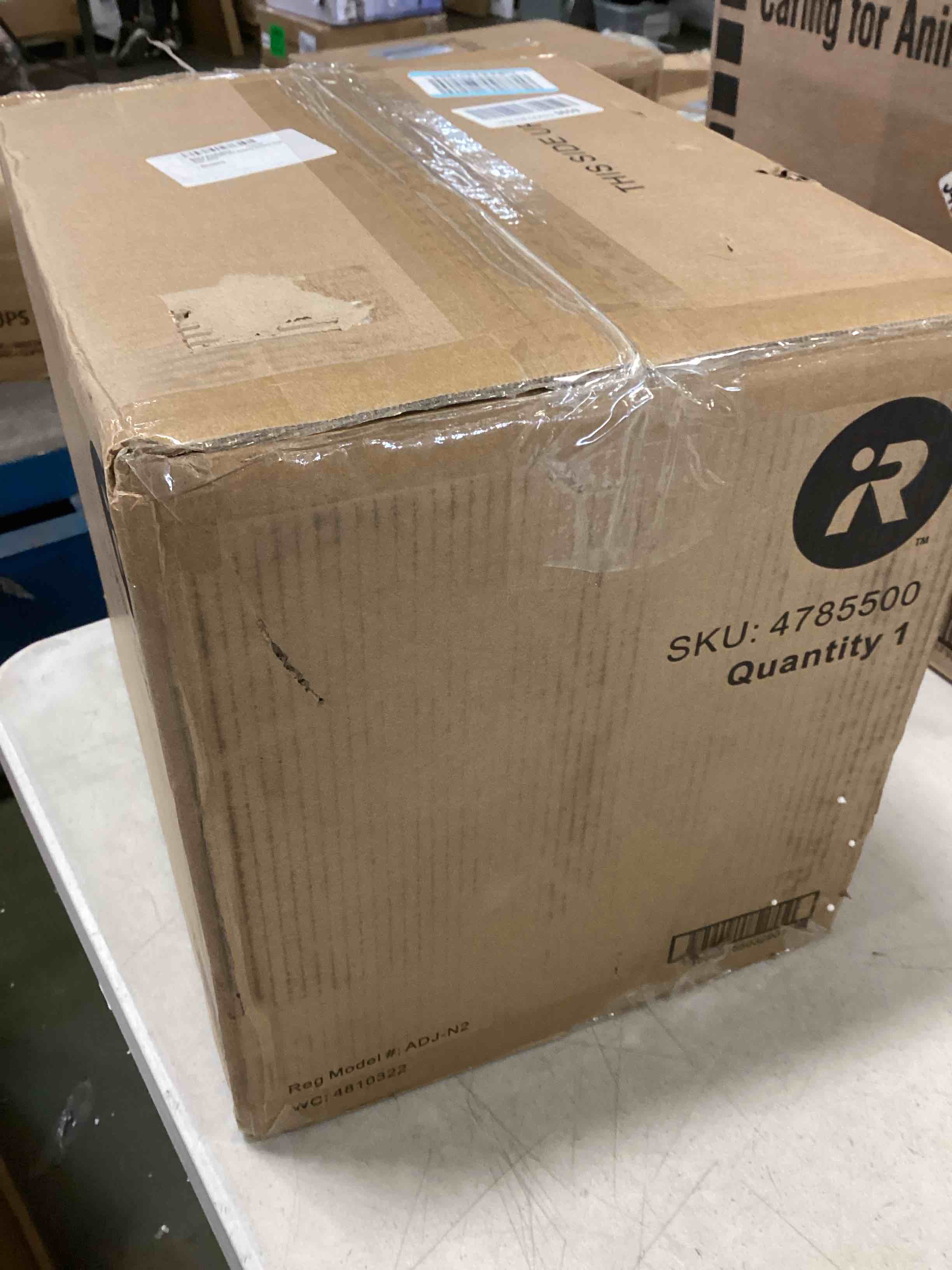 https://s3.amazonaws.com/lotting-images-prod/bidfta/BRN1424902_1740426386780.jpeg